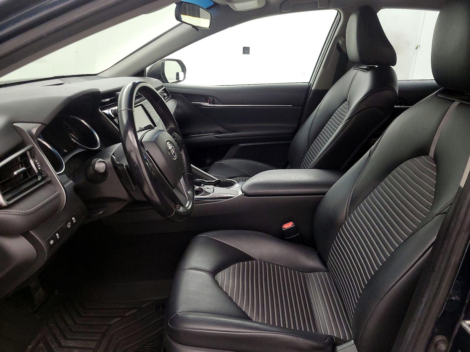 Power Seat(s) & Side Airbags