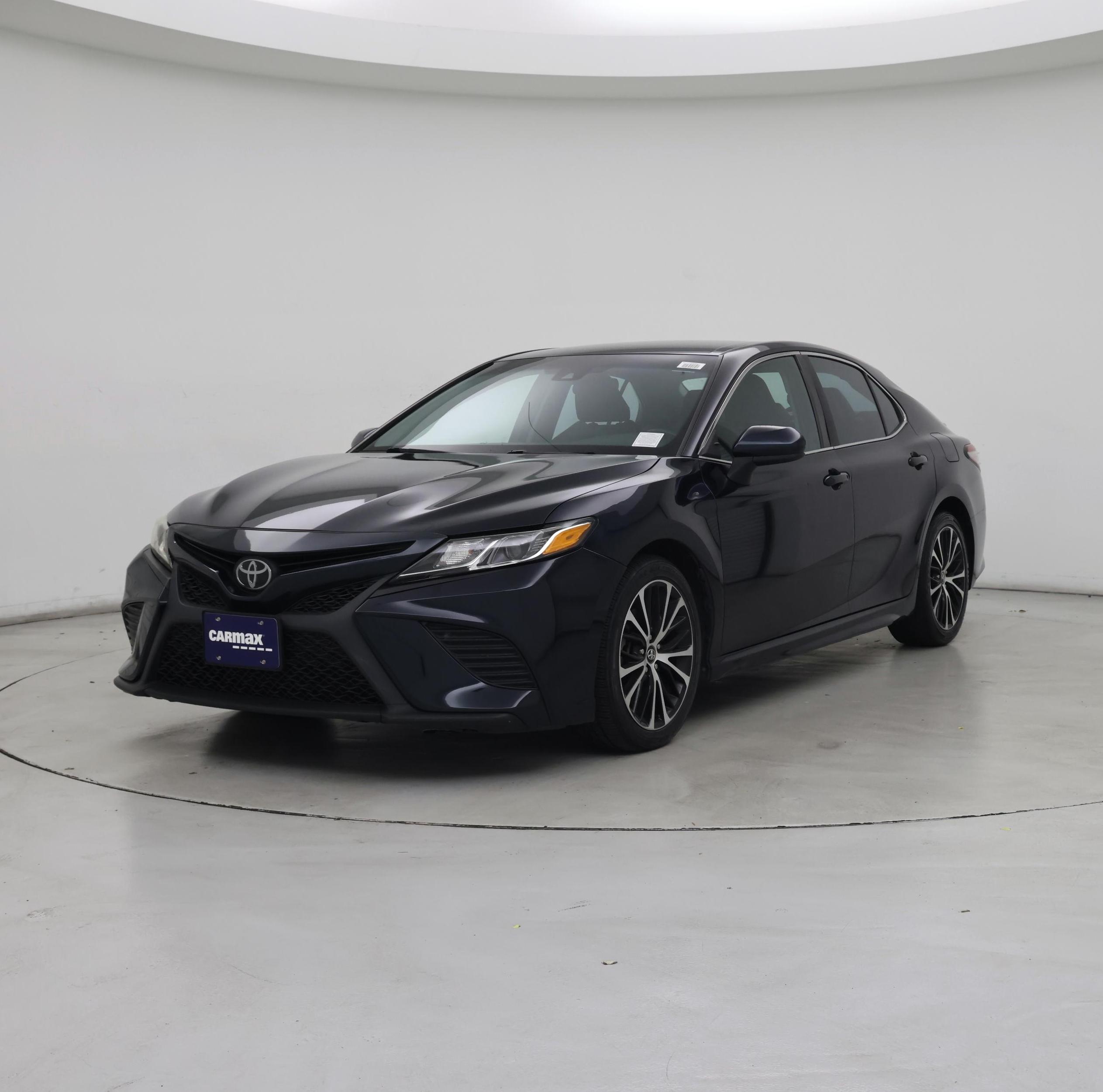 Thumbnail: 2019 Toyota Camry - 4