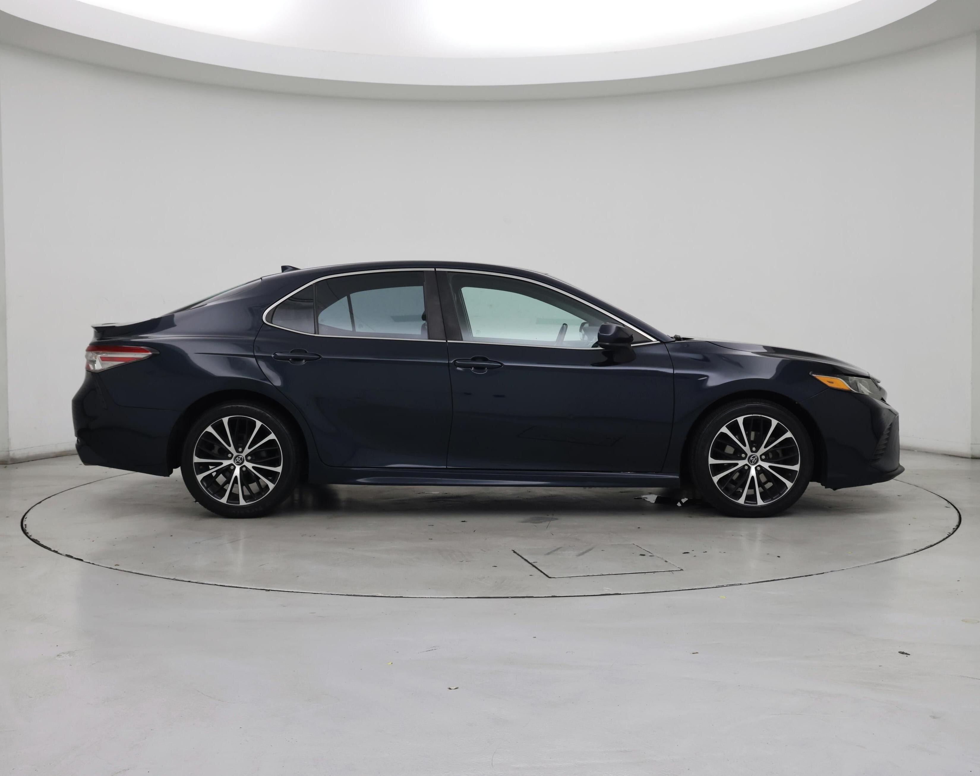 Thumbnail: 2019 Toyota Camry - 7