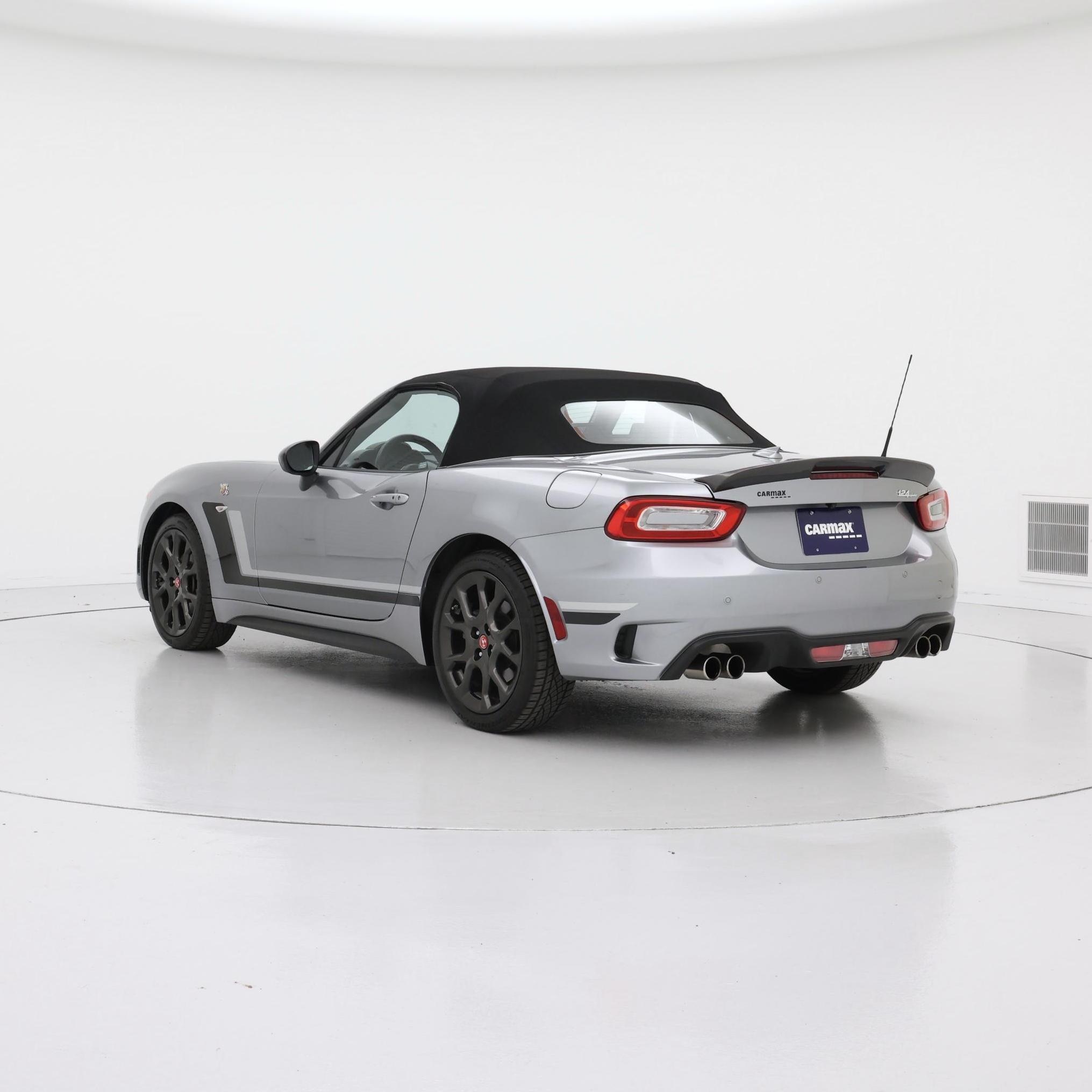 Thumbnail: 2017 Fiat 124 Spider - 2