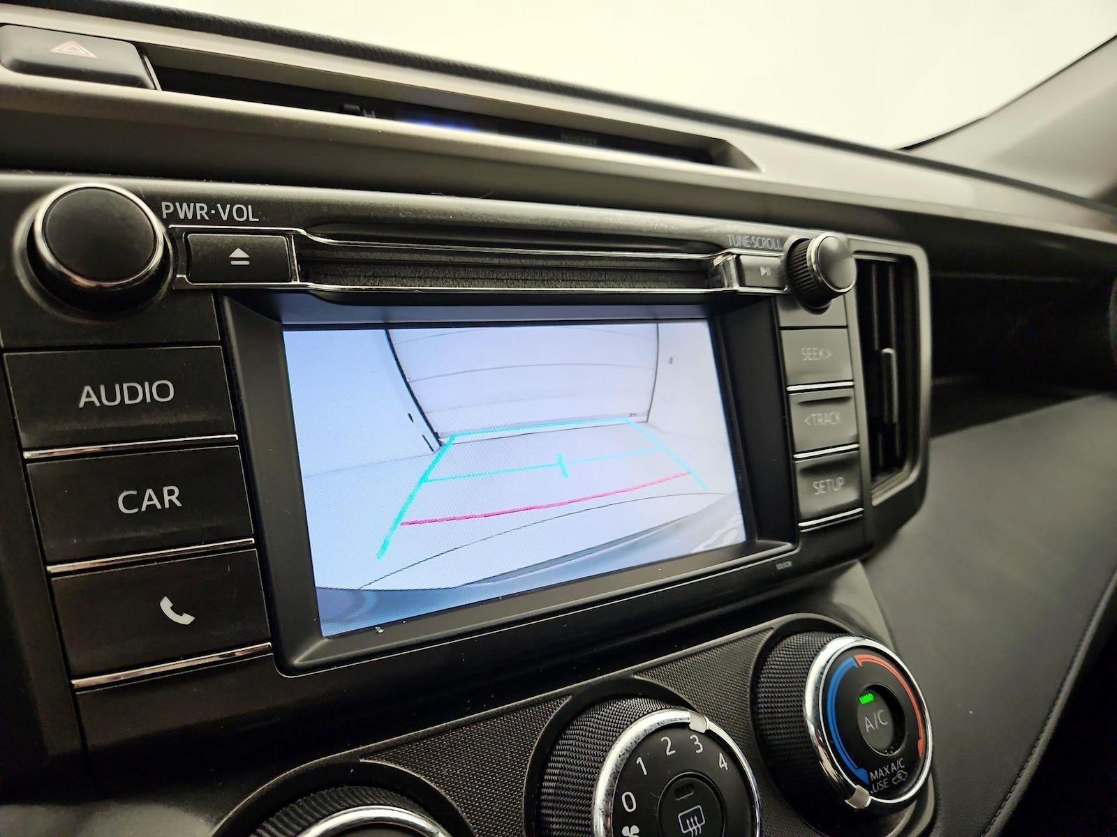 2015 Toyota RAV4 LE - Photo 15