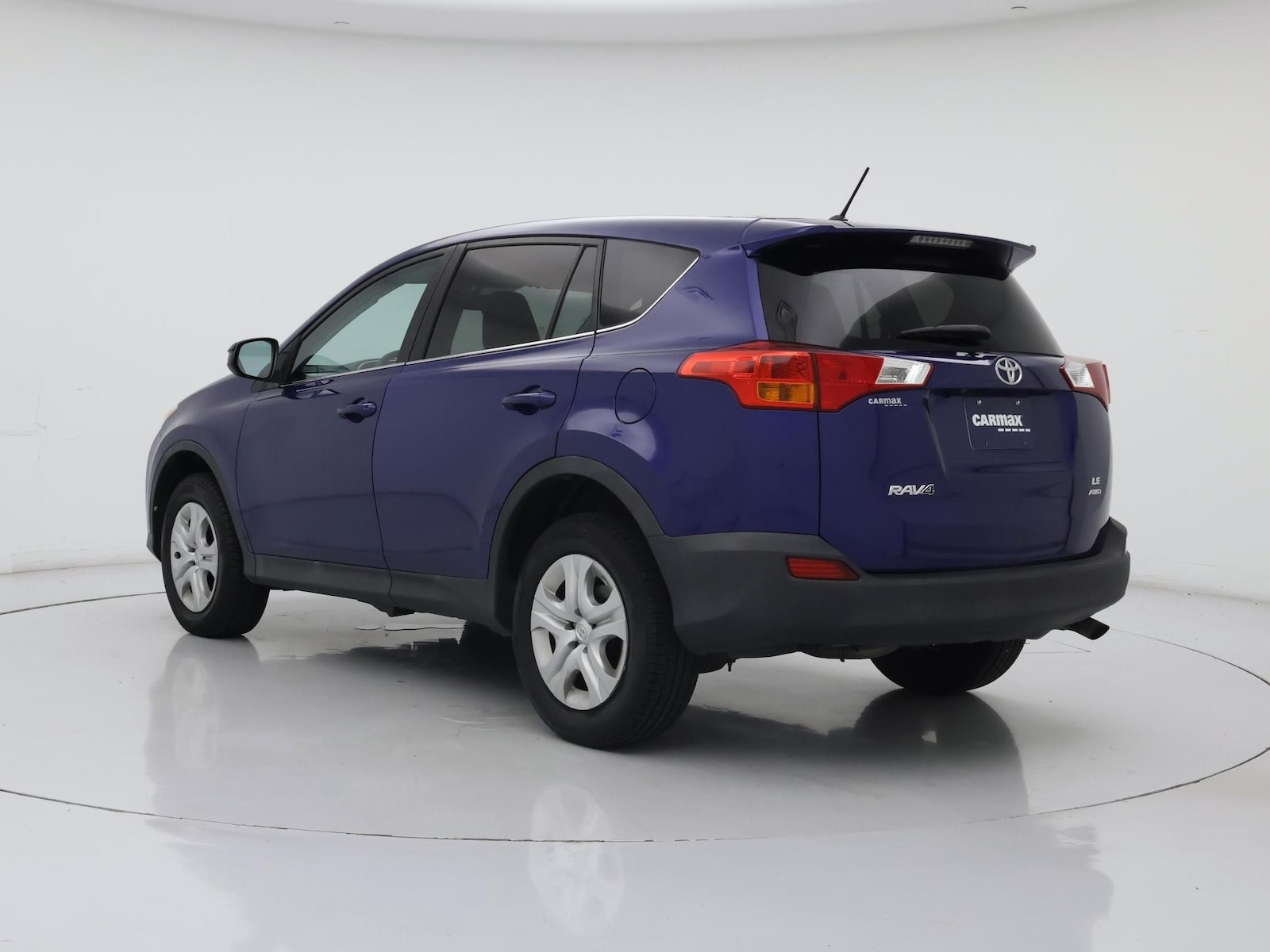 2015 Toyota RAV4 LE - Photo 3