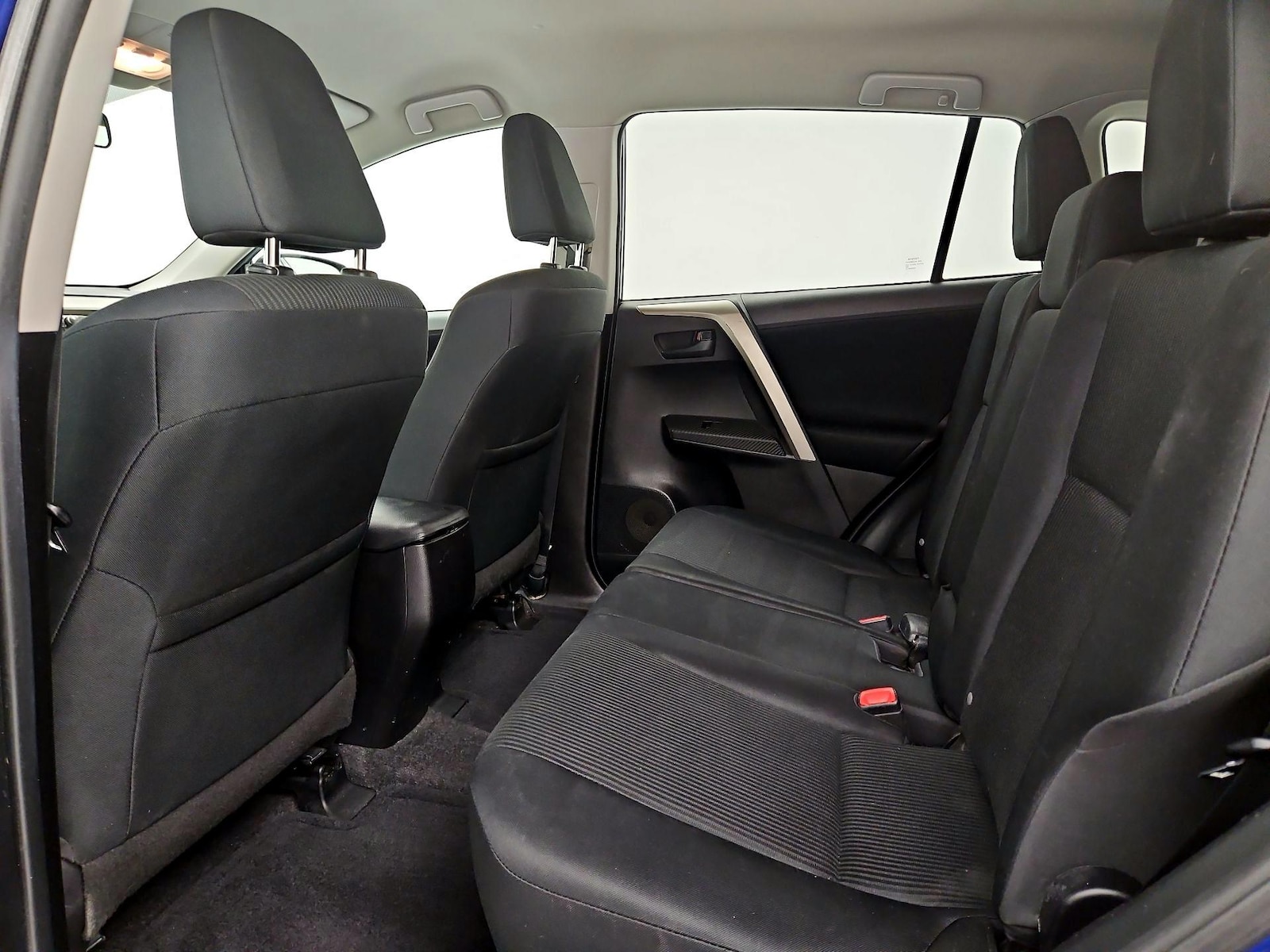 2015 Toyota RAV4 LE - Photo 20