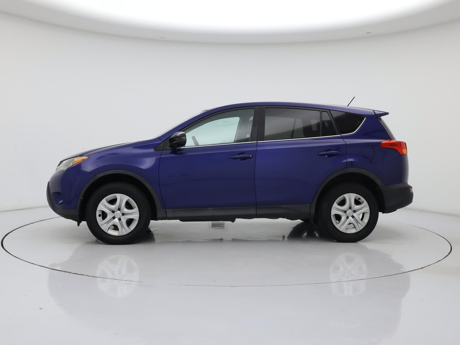 2015 Toyota RAV4 LE - Photo 4