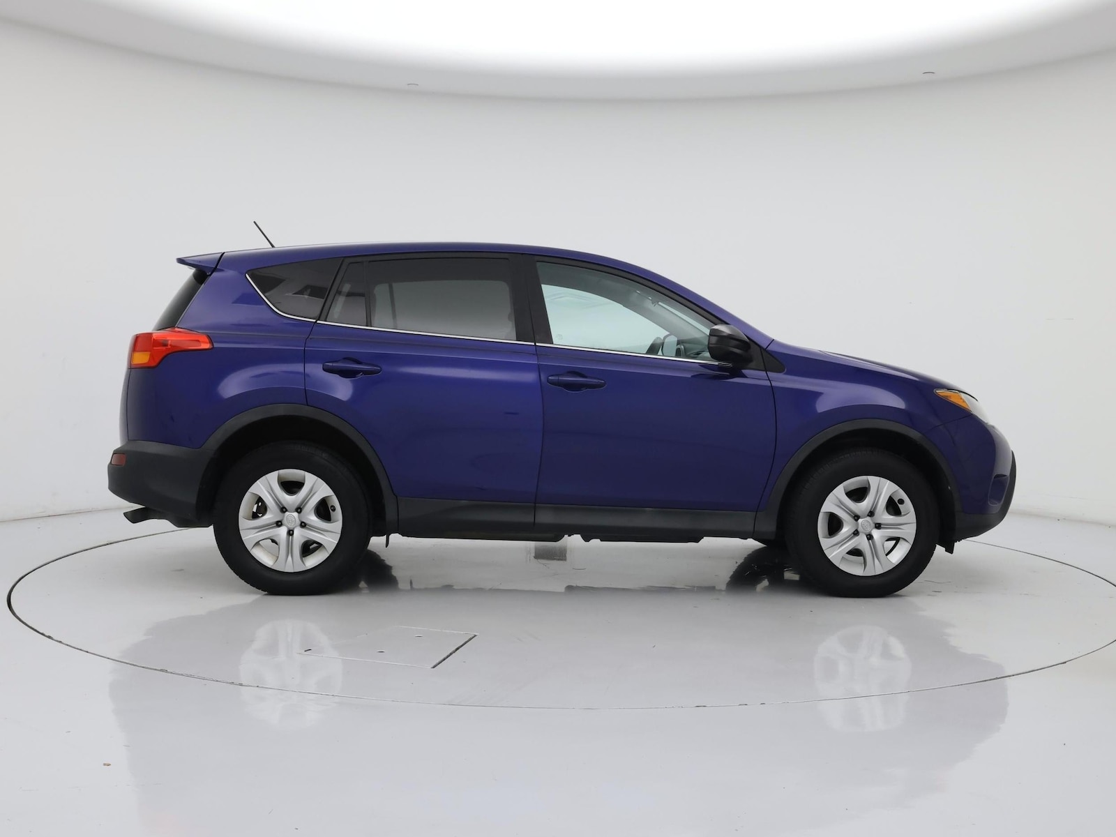 2015 Toyota RAV4 LE - Photo 8