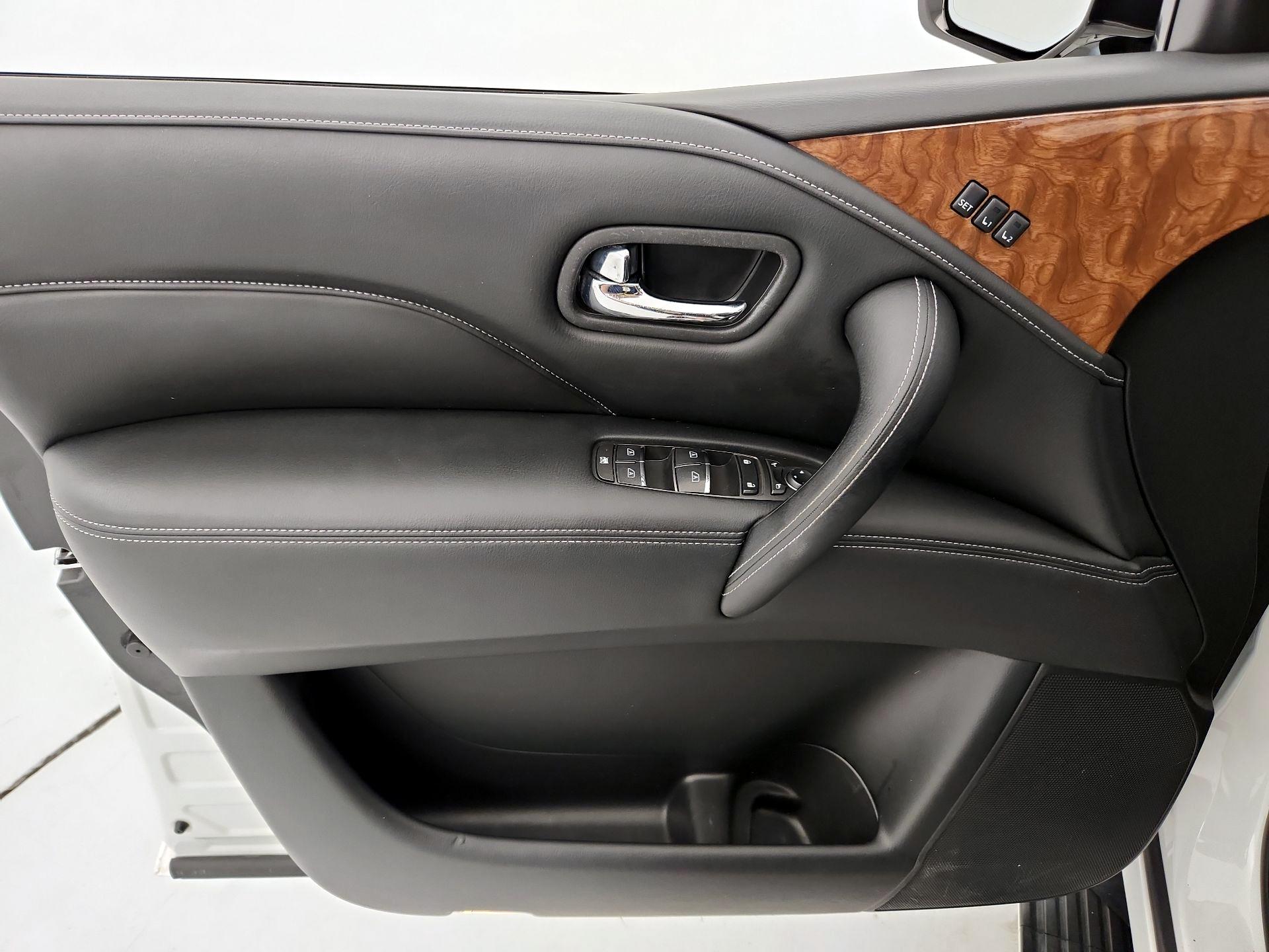 Thumbnail: 2019 INFINITI QX80 - 12