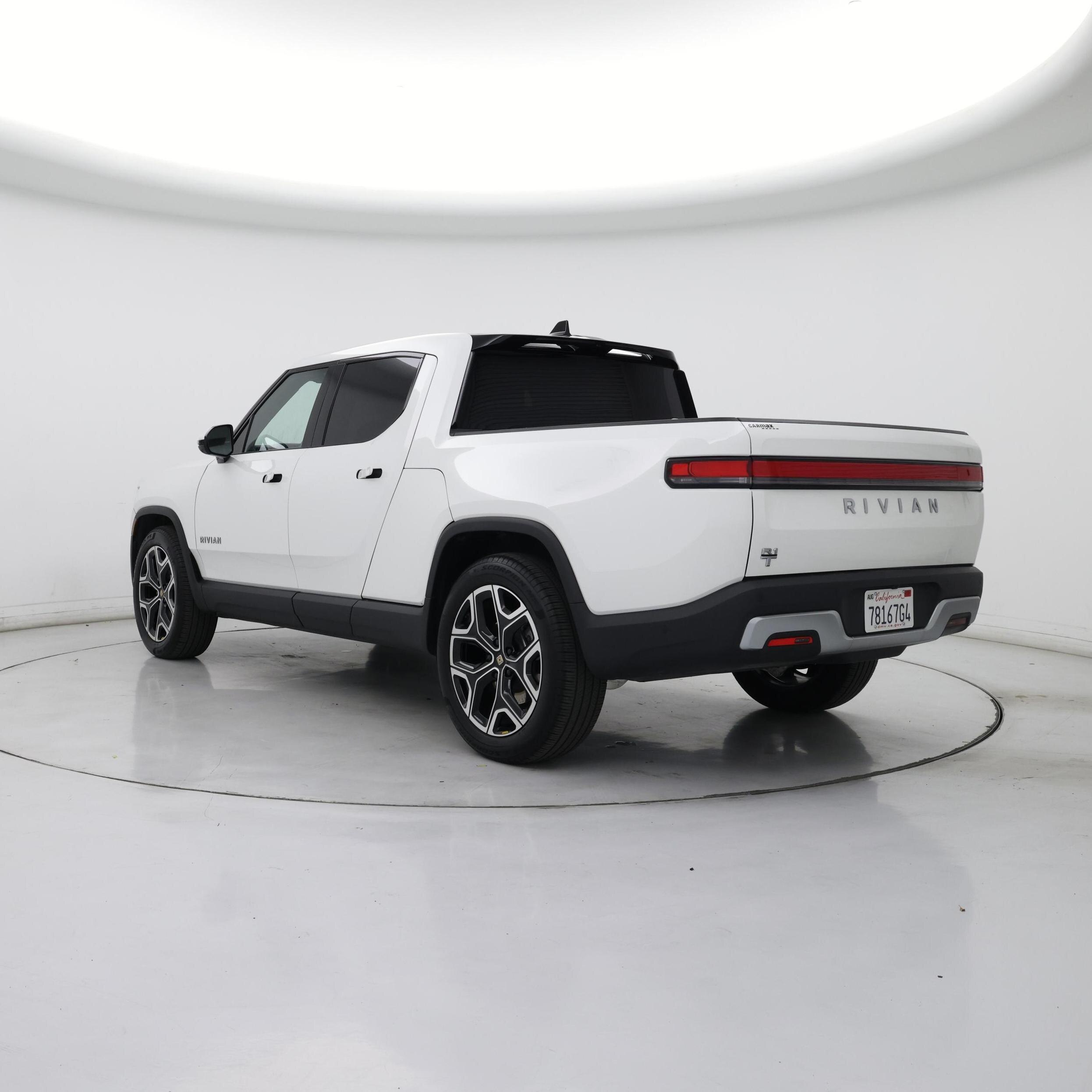 Thumbnail: 2026 Rivian R1T - 2