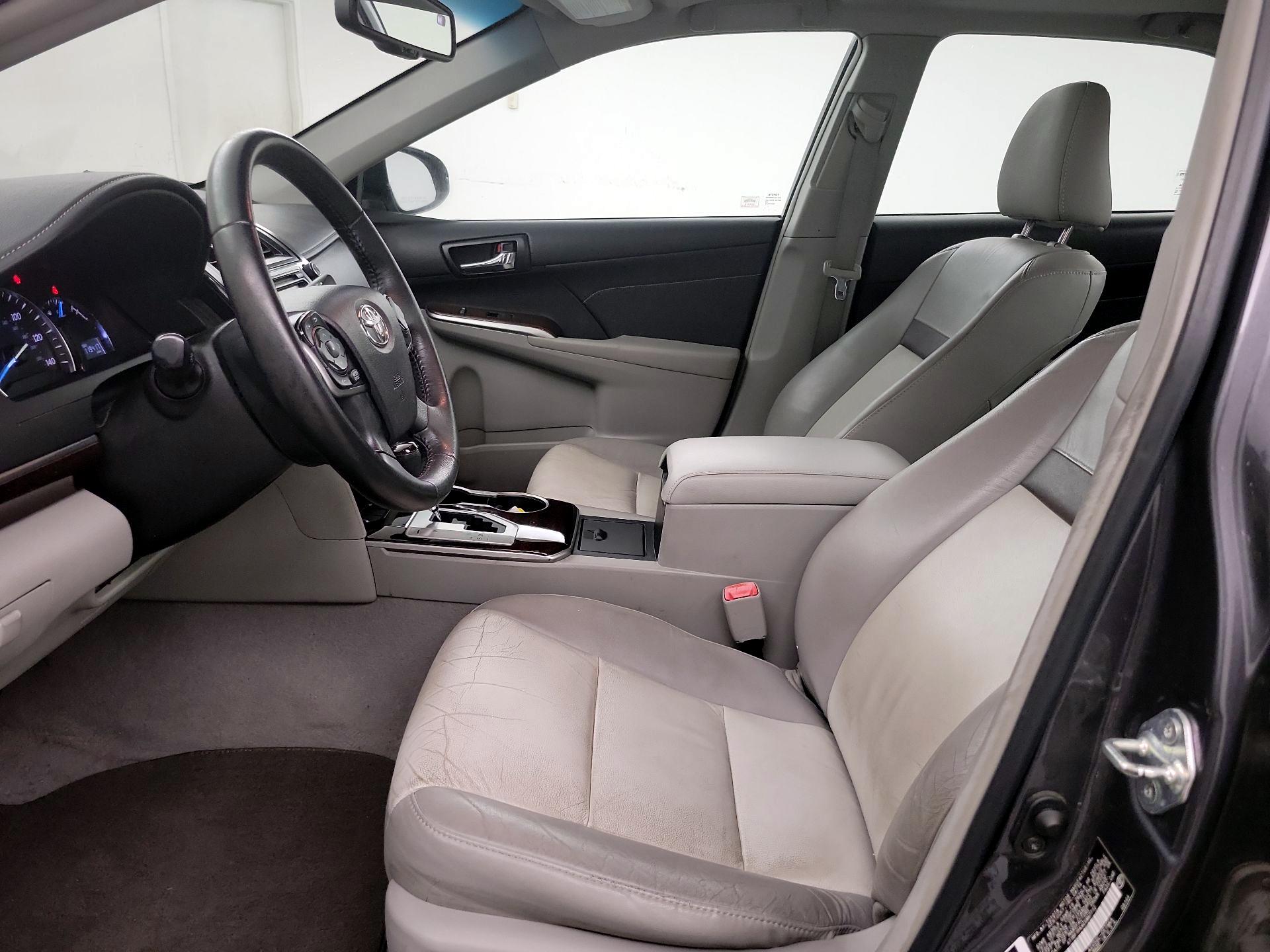 Thumbnail: 2014 Toyota Camry - 9
