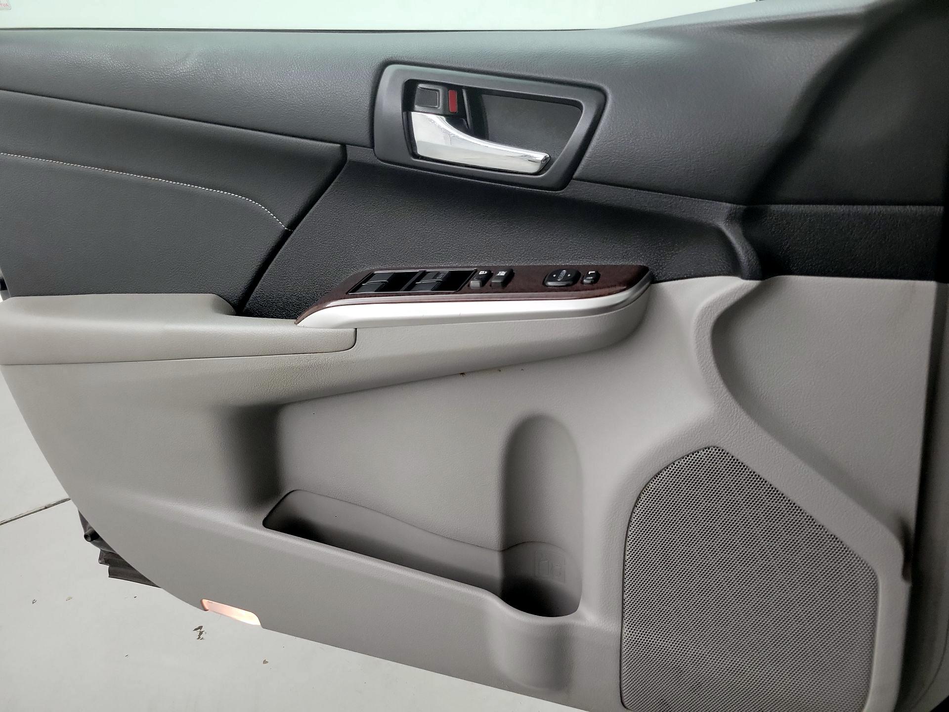 Thumbnail: 2014 Toyota Camry - 10