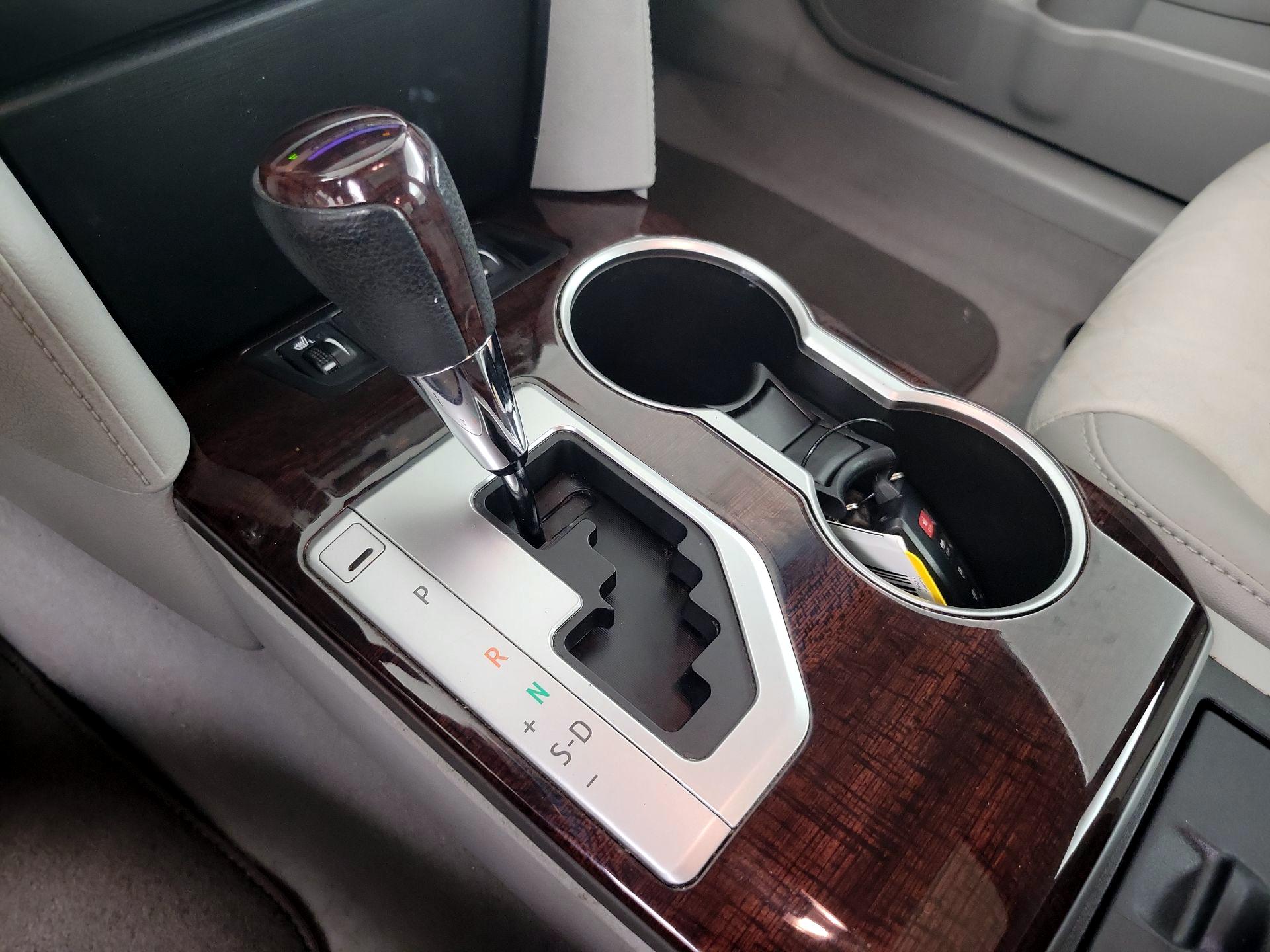 Thumbnail: 2014 Toyota Camry - 16