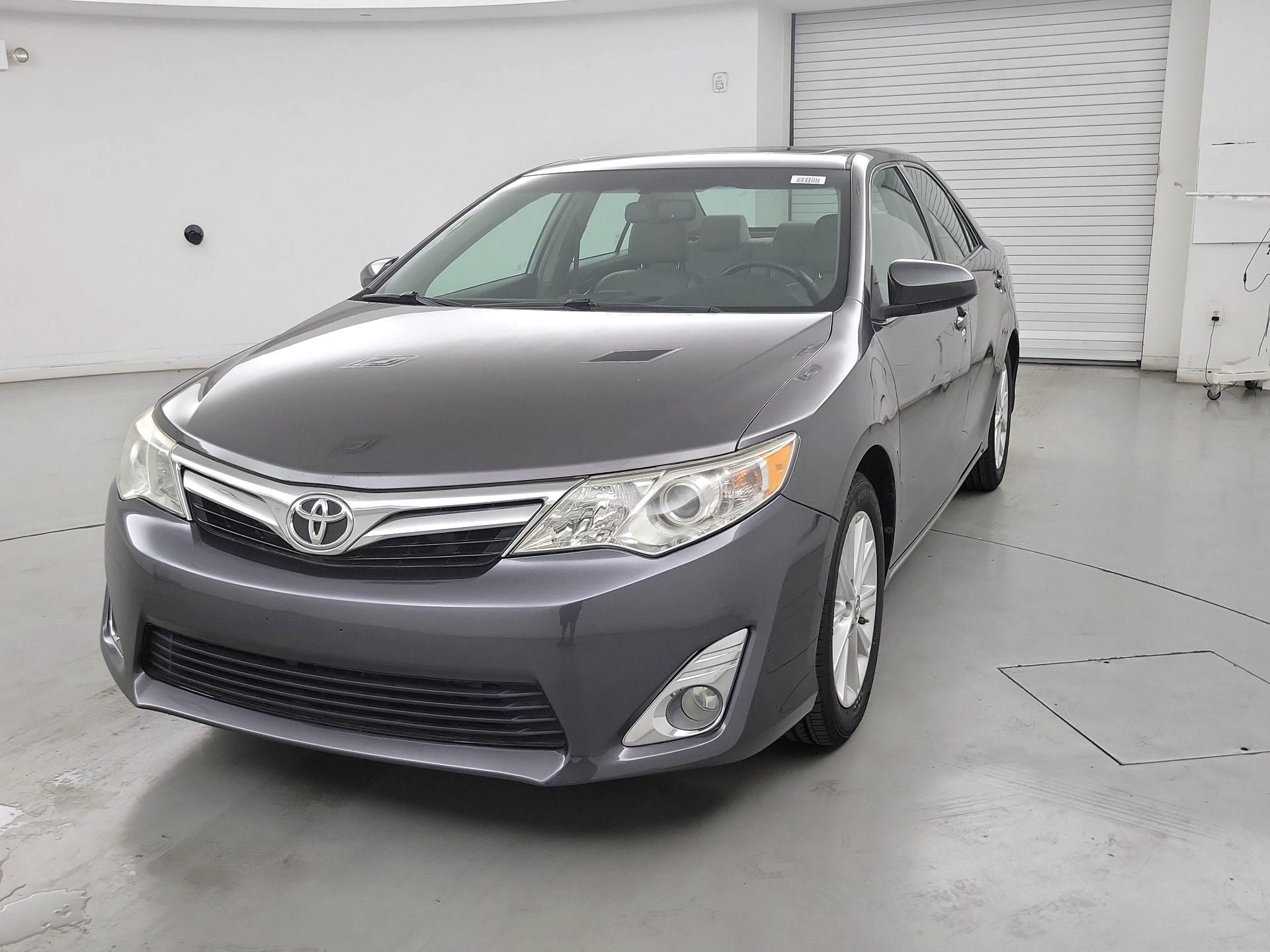 Thumbnail: 2014 Toyota Camry - 3