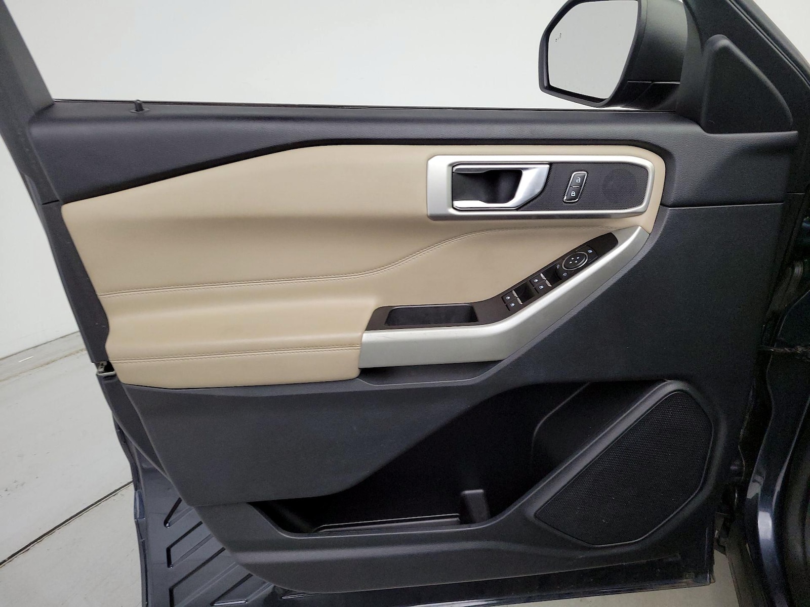 2022 Ford Explorer XLT - Photo 13