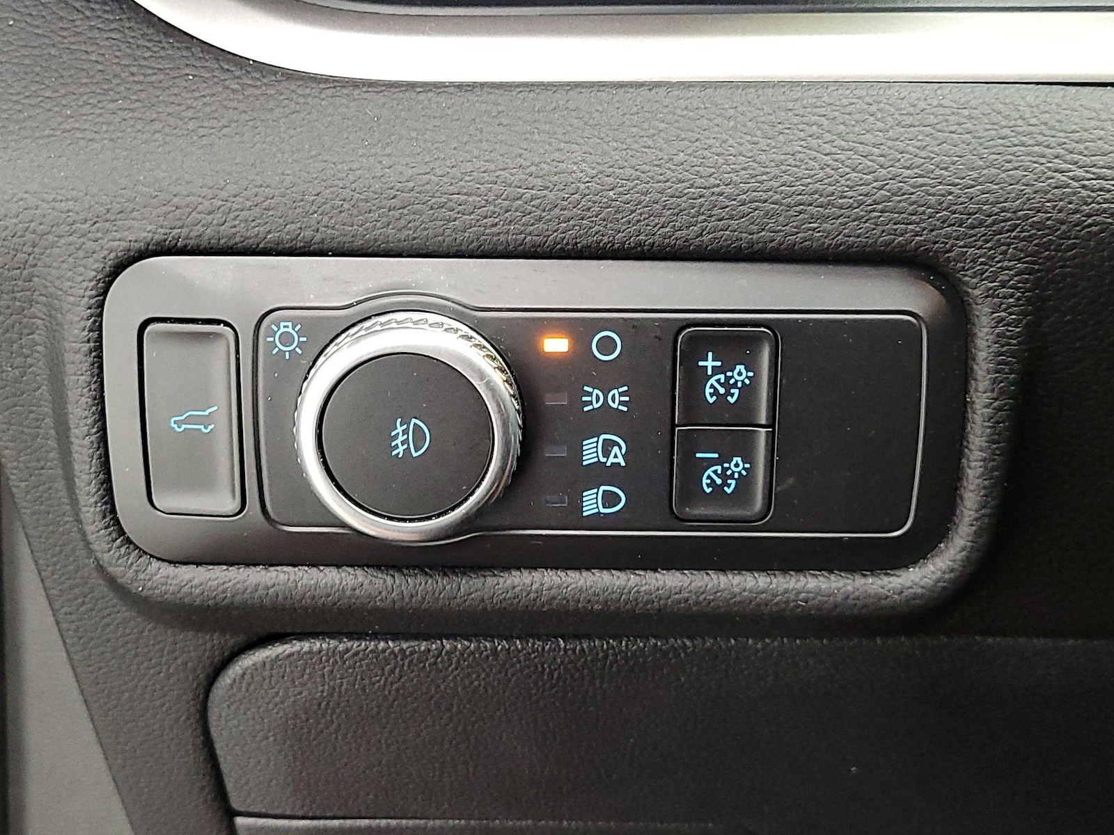 2022 Ford Explorer XLT - Photo 14