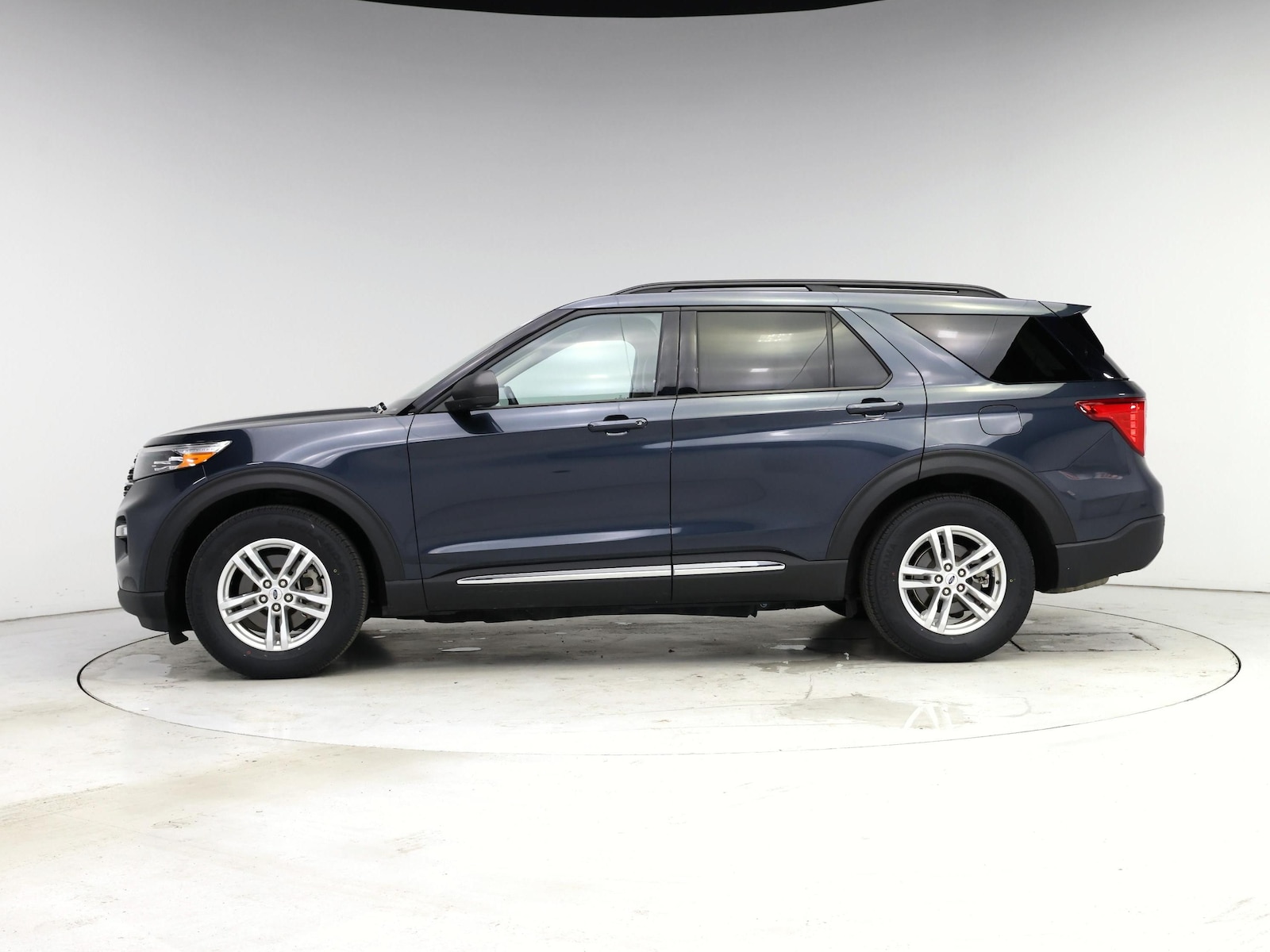 2022 Ford Explorer XLT - Photo 4