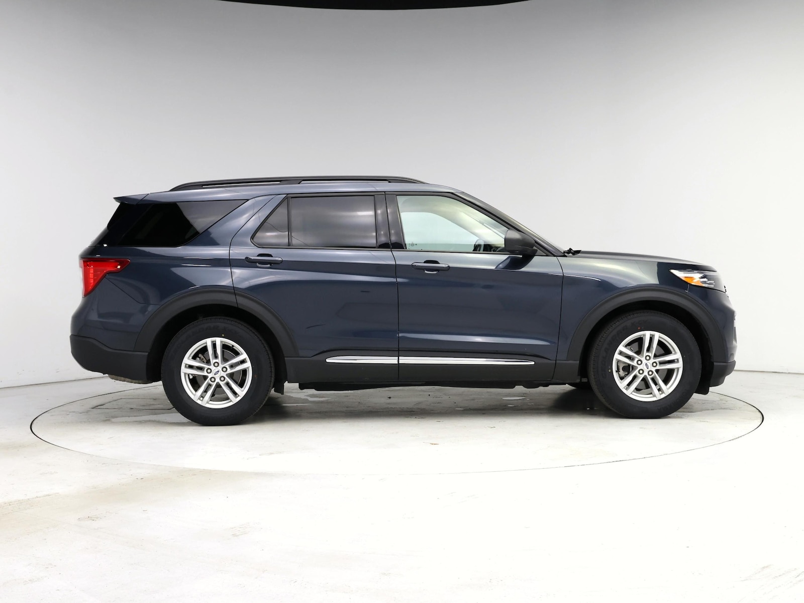 2022 Ford Explorer XLT - Photo 8