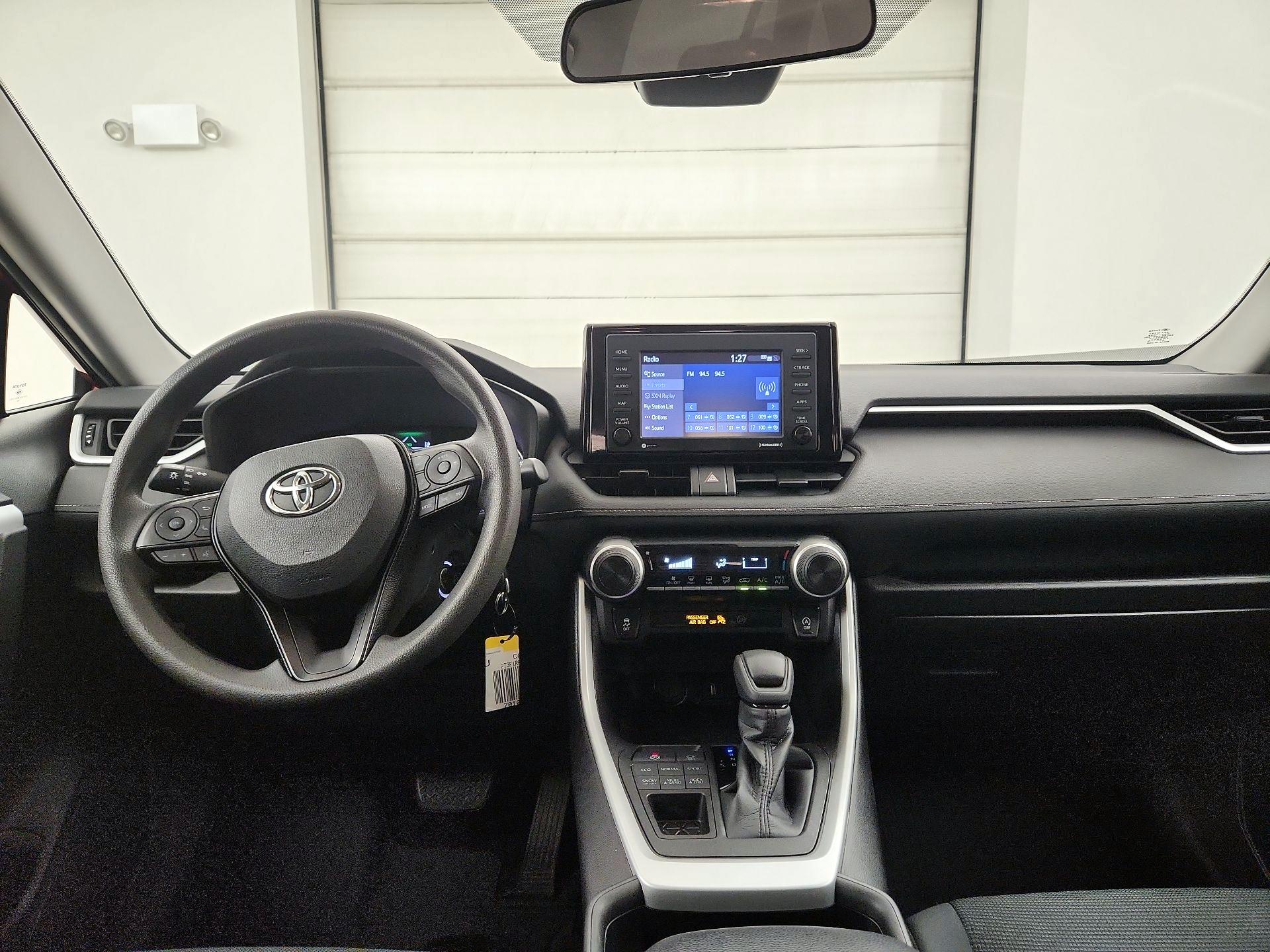 Thumbnail: 2021 Toyota RAV4 - 9