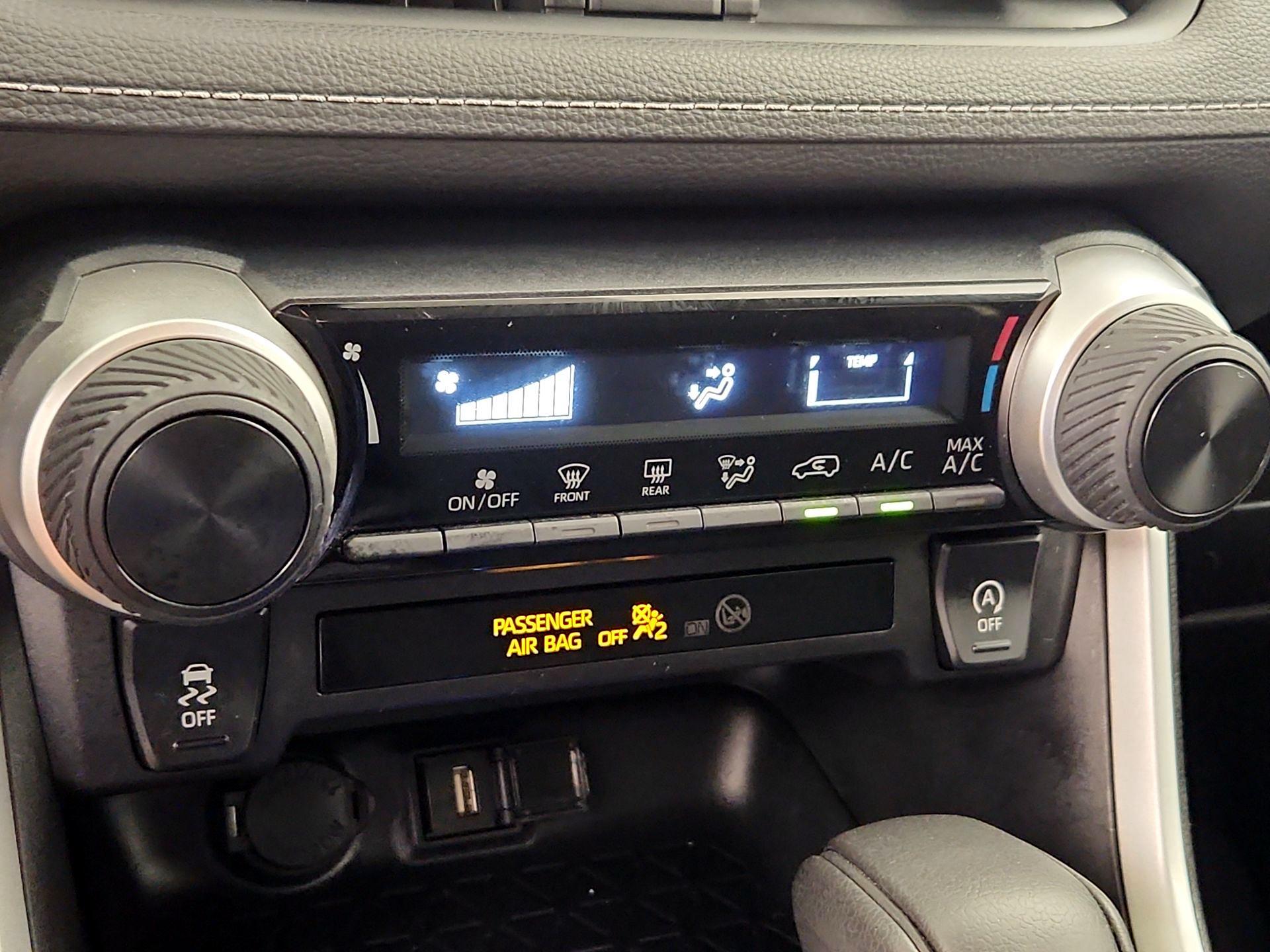 Thumbnail: 2021 Toyota RAV4 - 16