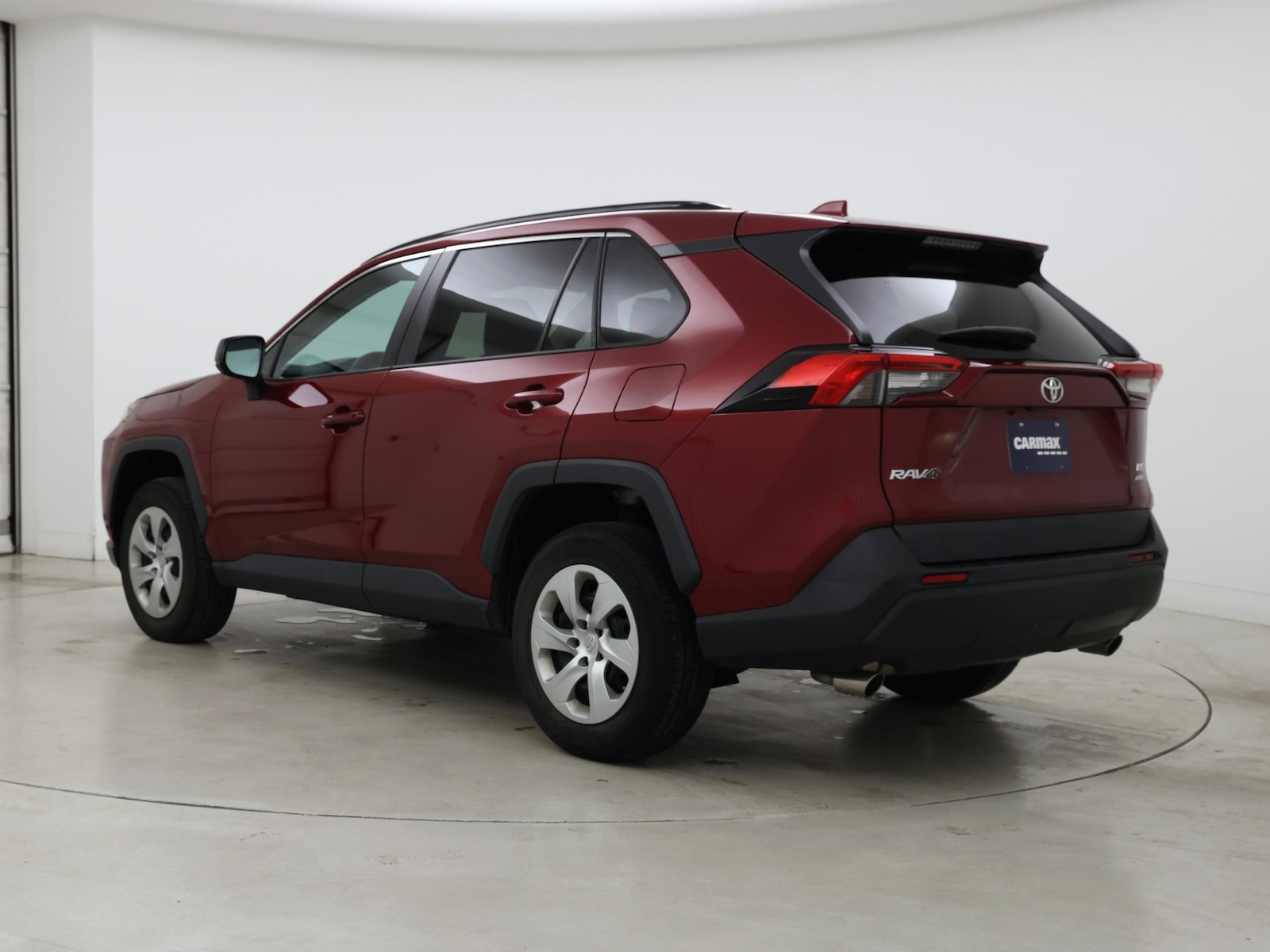 2021 Toyota RAV4 LE - Photo 3