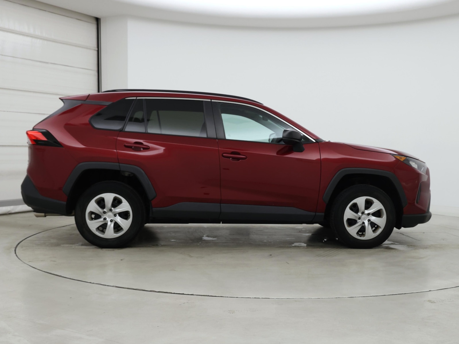 2021 Toyota RAV4 LE - Photo 8