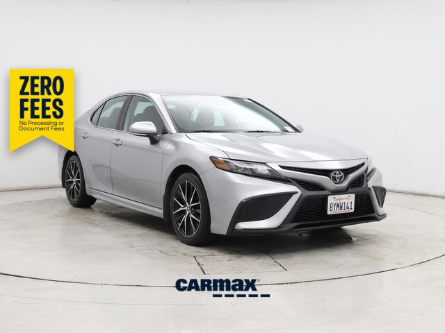 Silver 2022 Toyota Camry Sedan Front-Wheel Drive Automatic