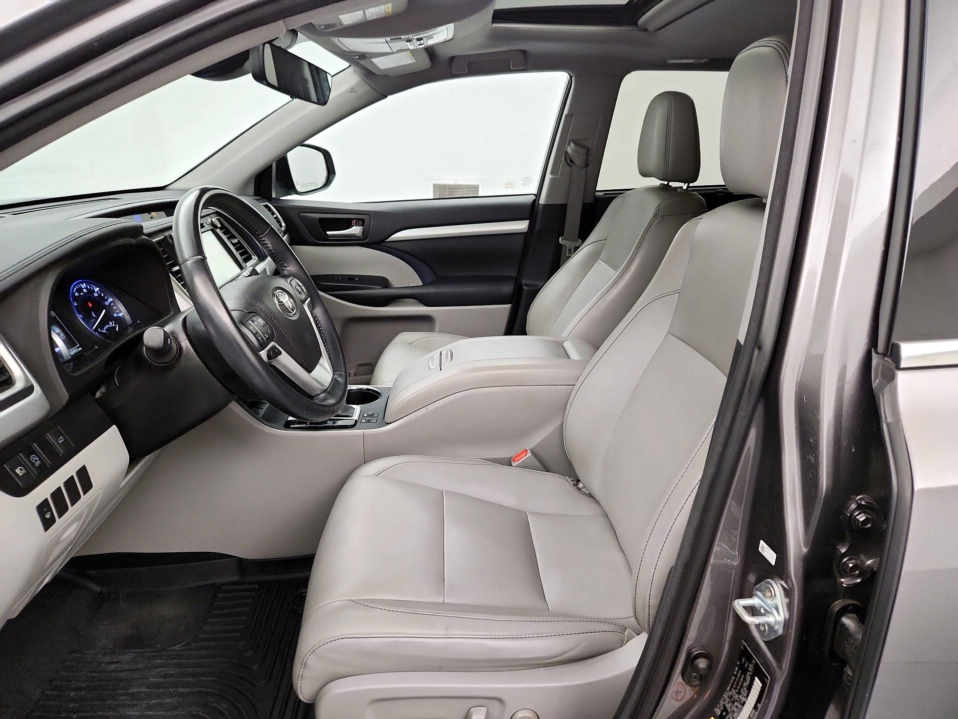 Thumbnail: 2017 Toyota Highlander - 11