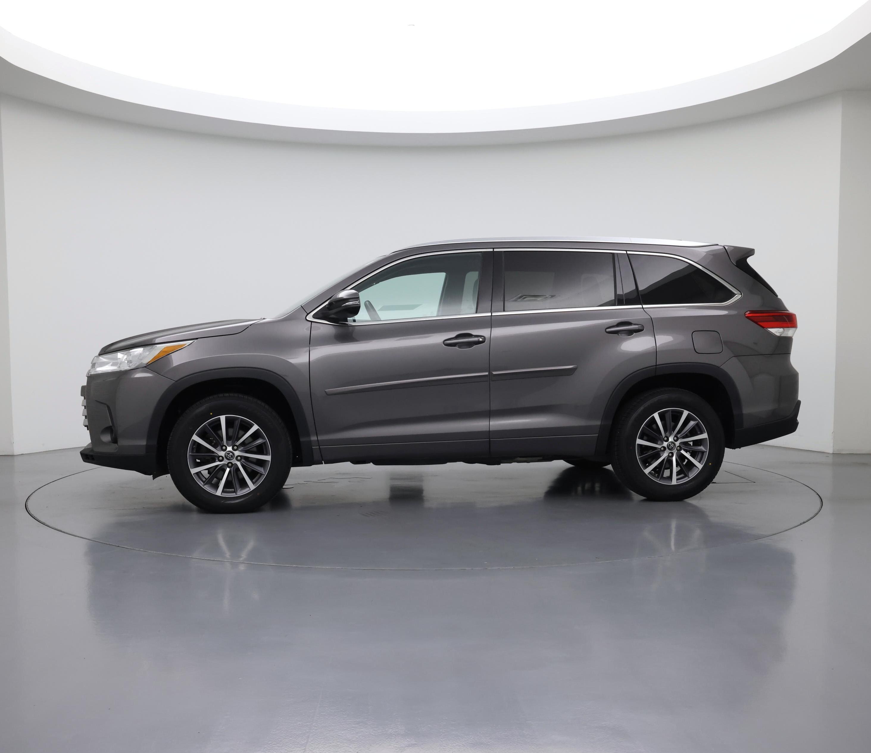 Thumbnail: 2017 Toyota Highlander - 3