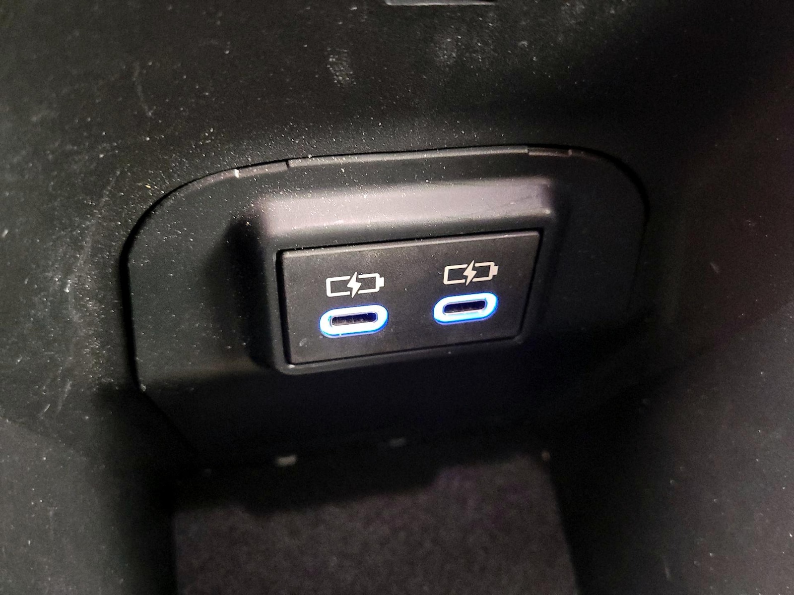2022 Toyota RAV4 XSE - Photo 19