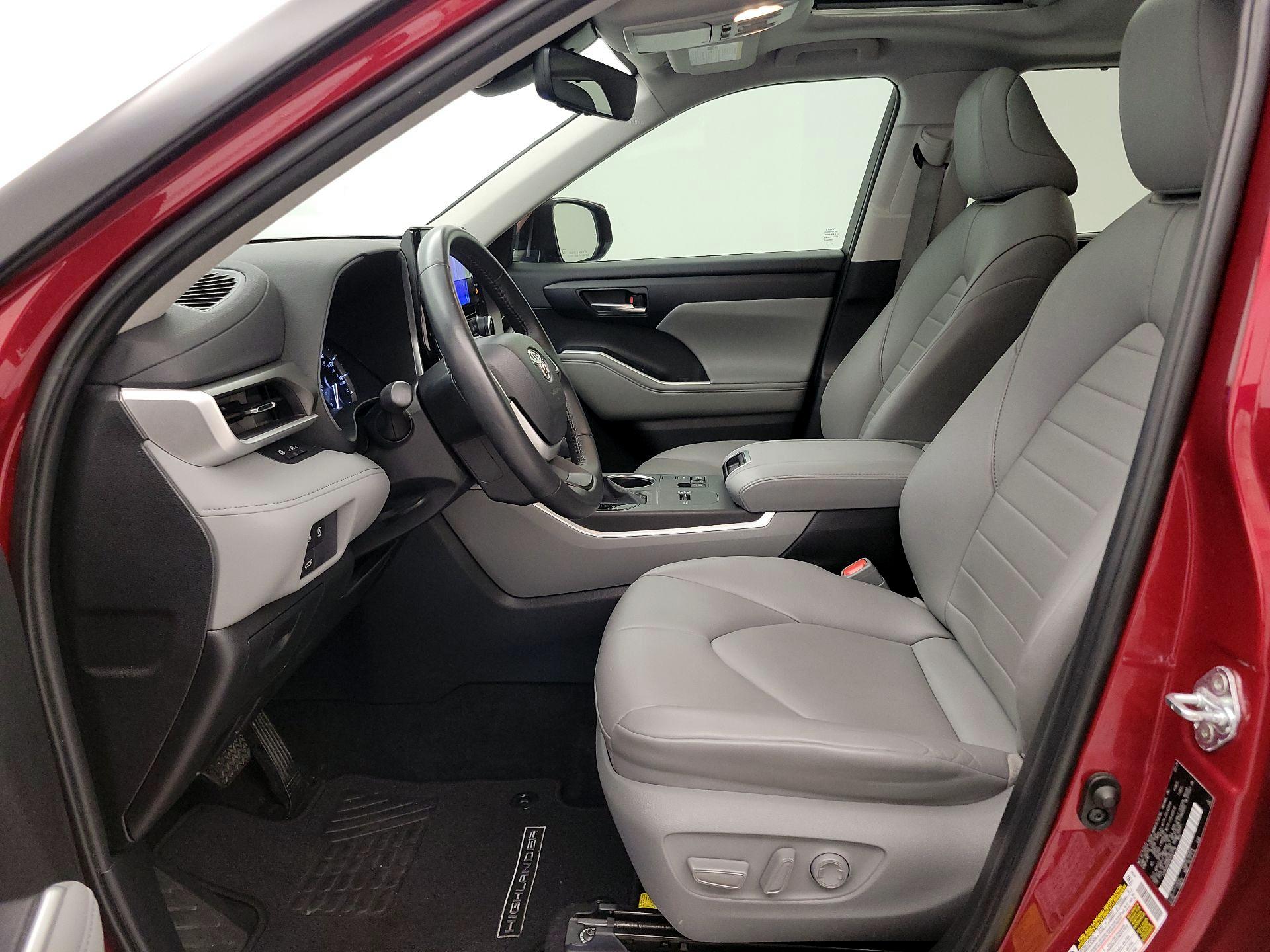 Thumbnail: 2024 Toyota Highlander - 11