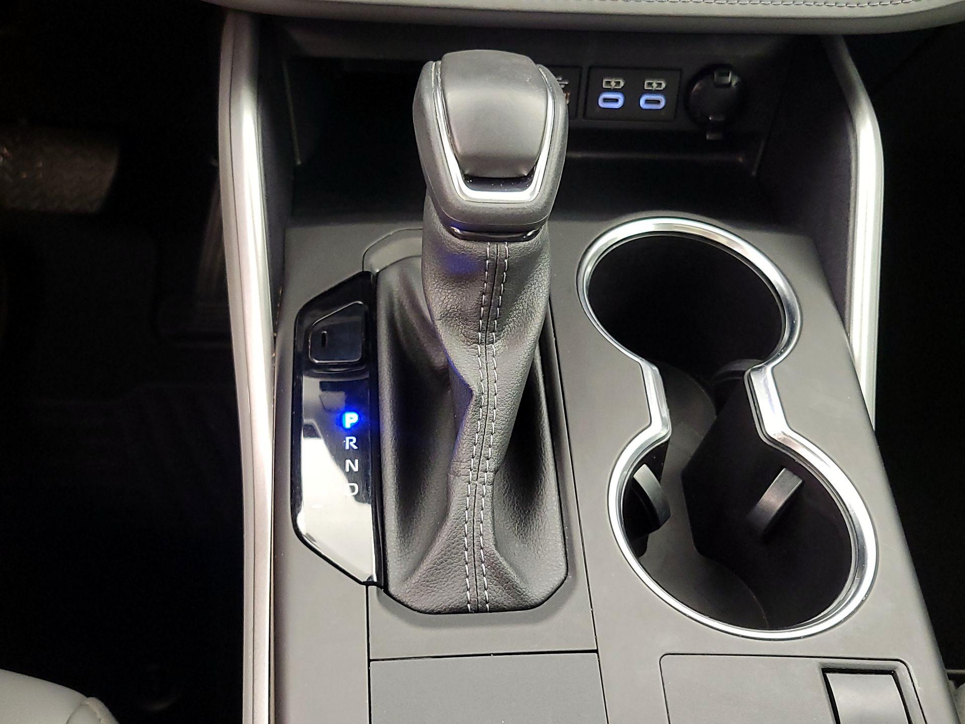 Thumbnail: 2024 Toyota Highlander - 17