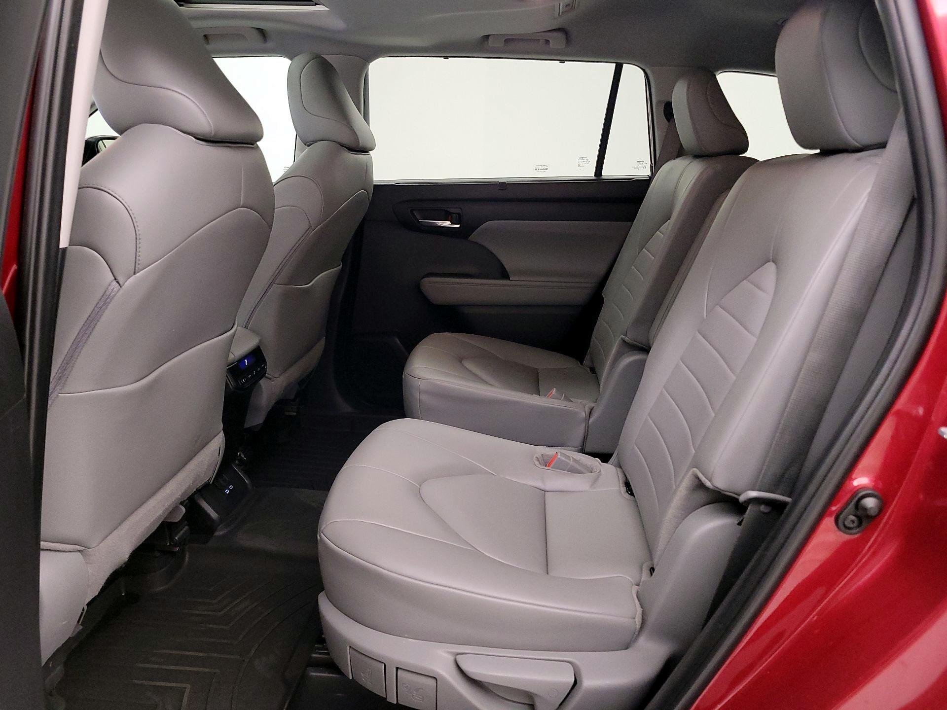 Thumbnail: 2024 Toyota Highlander - 20