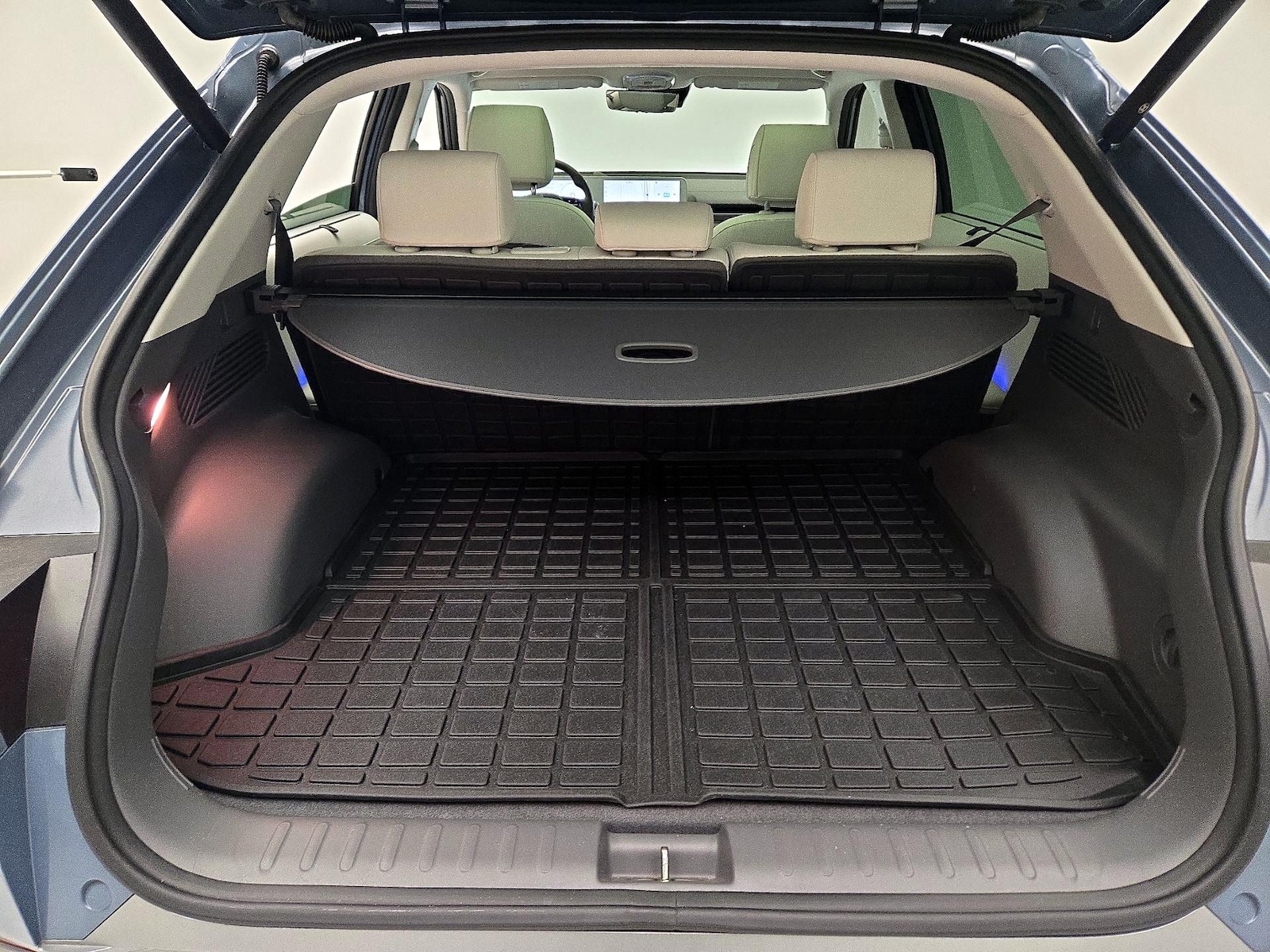 2024 Hyundai IONIQ 5 Limited - Photo 23