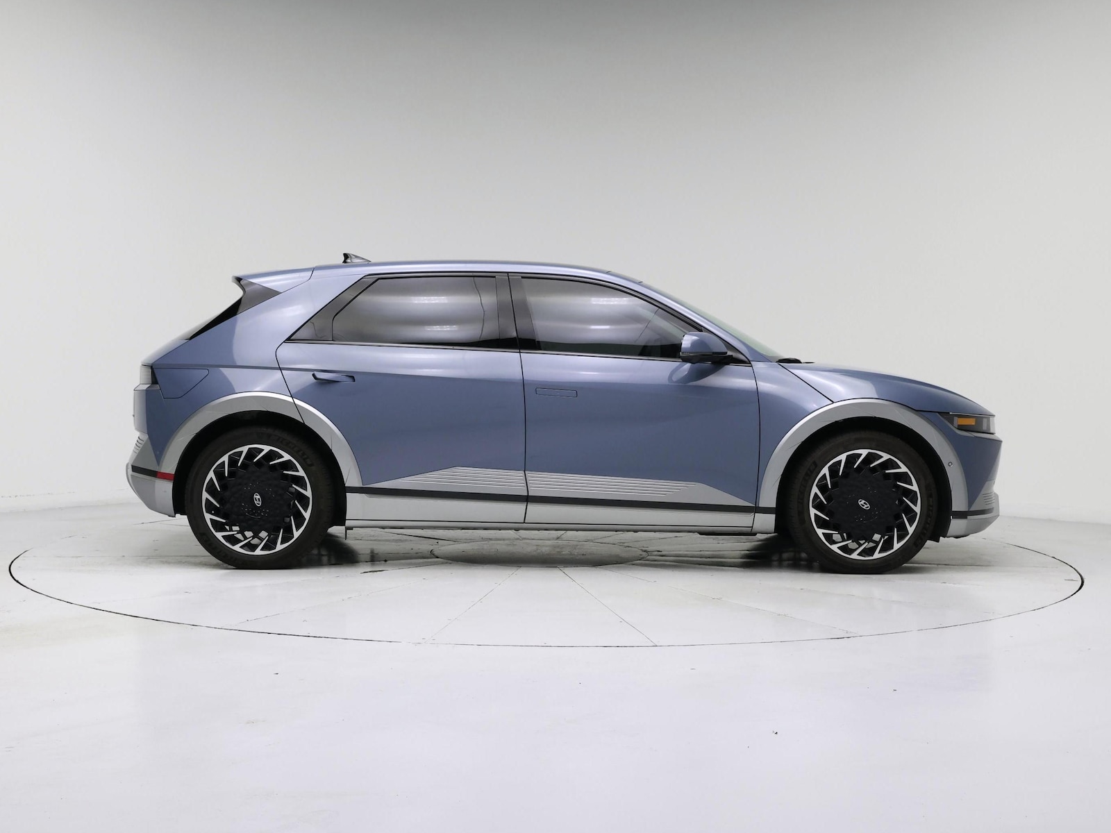 2024 Hyundai IONIQ 5 Limited - Photo 8
