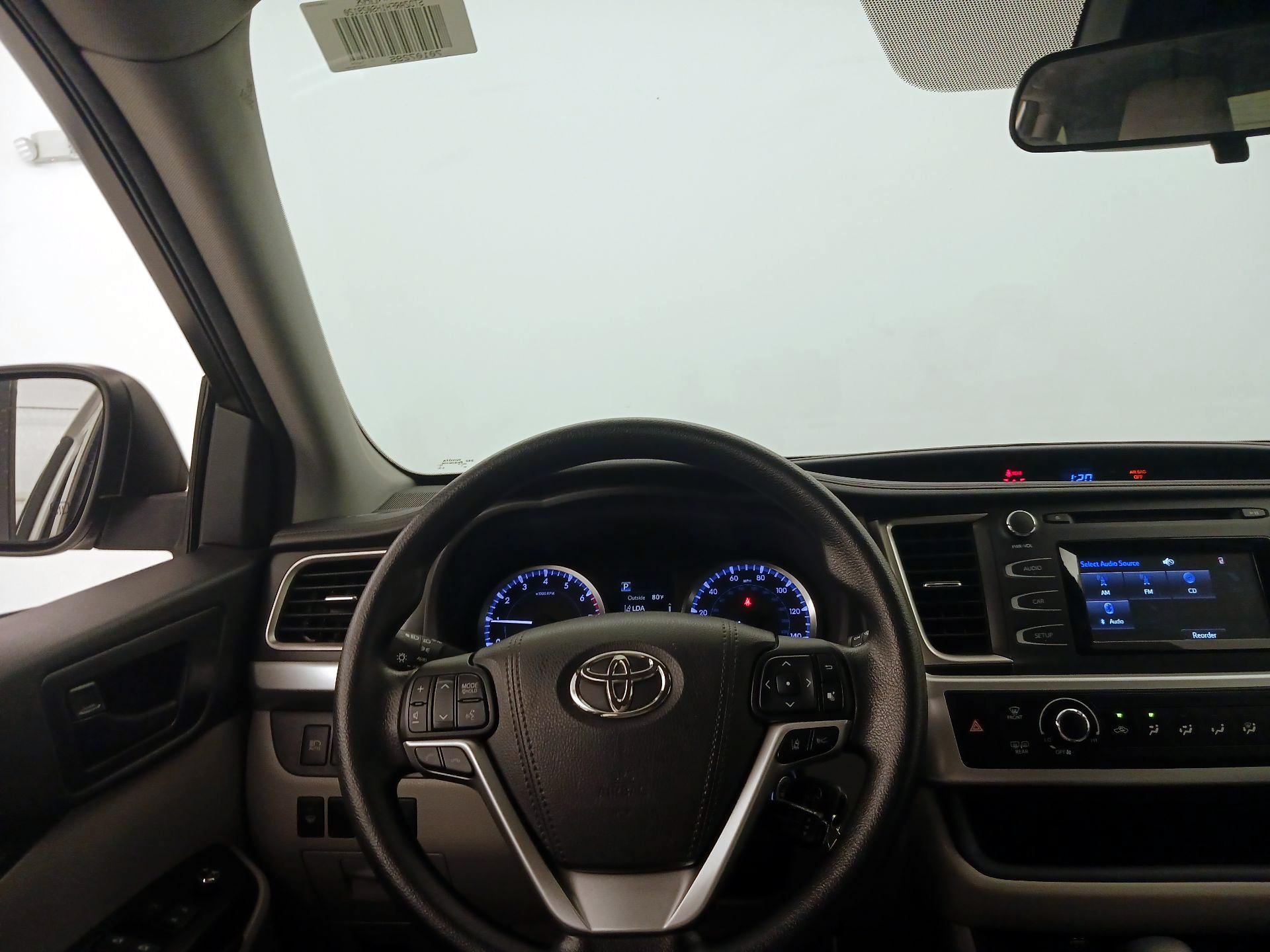 Thumbnail: 2017 Toyota Highlander - 10