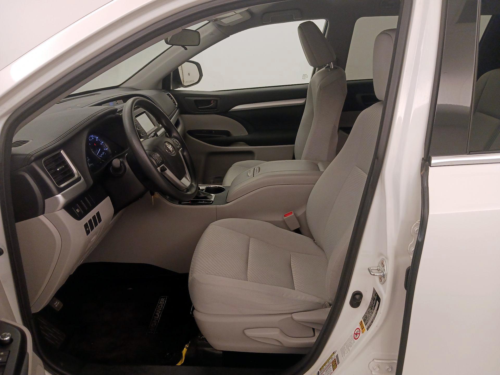 Thumbnail: 2017 Toyota Highlander - 11