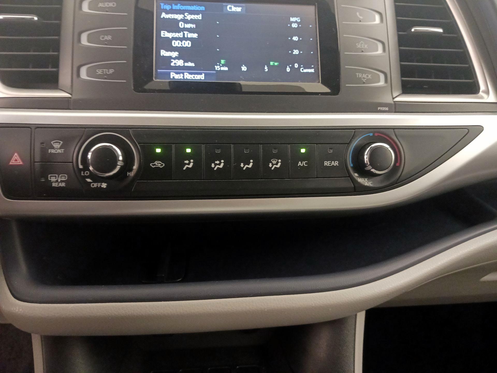 Thumbnail: 2017 Toyota Highlander - 16