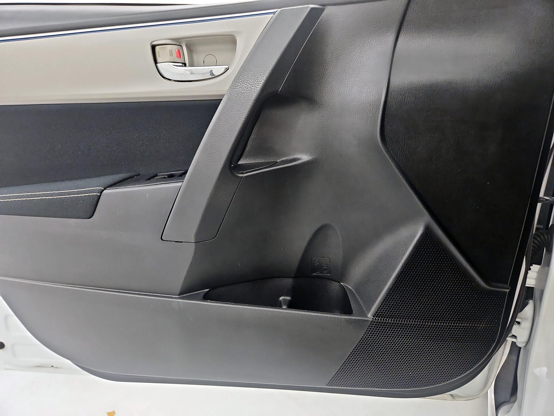 Thumbnail: 2015 Toyota Corolla - 12