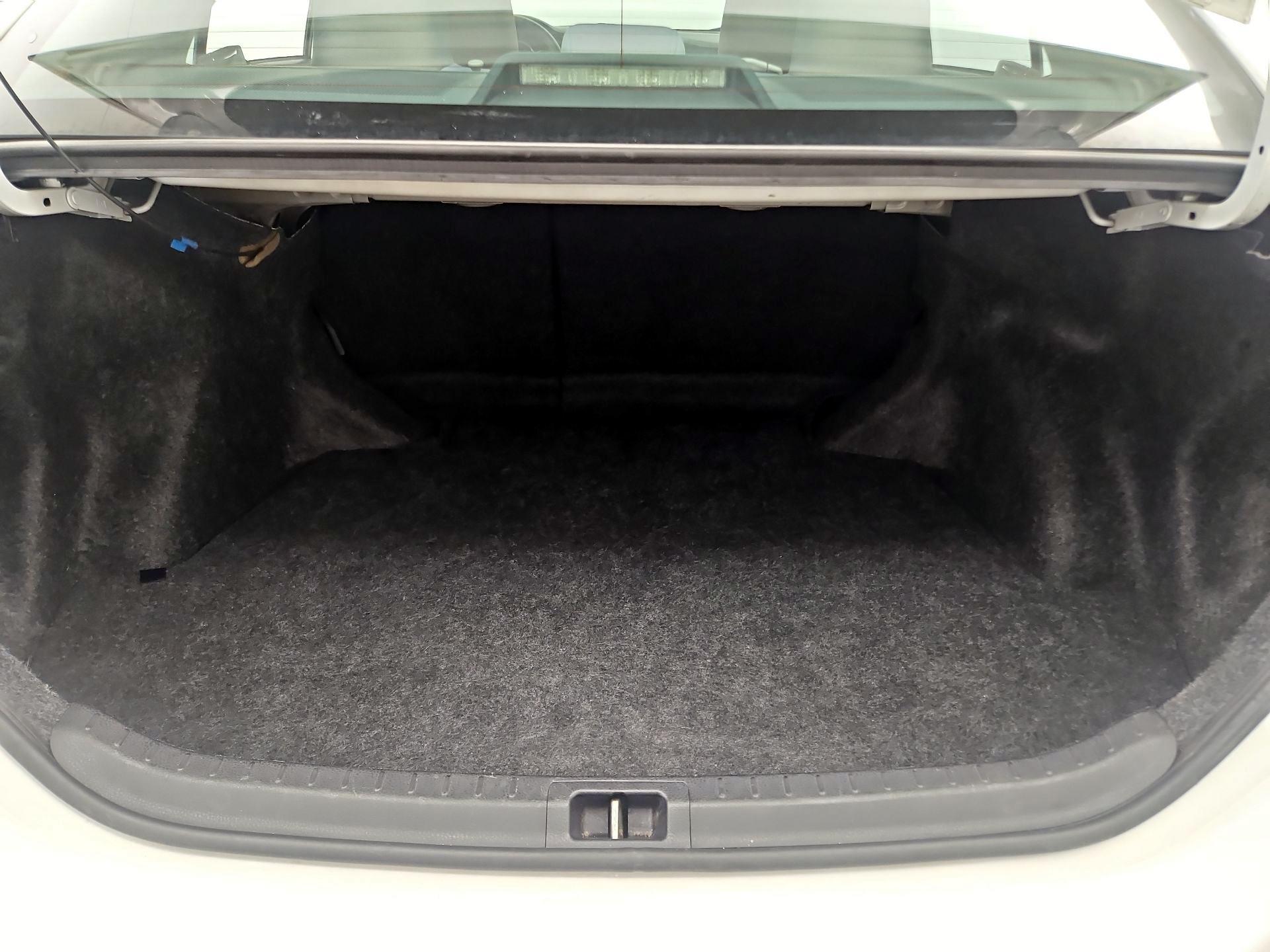 Thumbnail: 2015 Toyota Corolla - 20