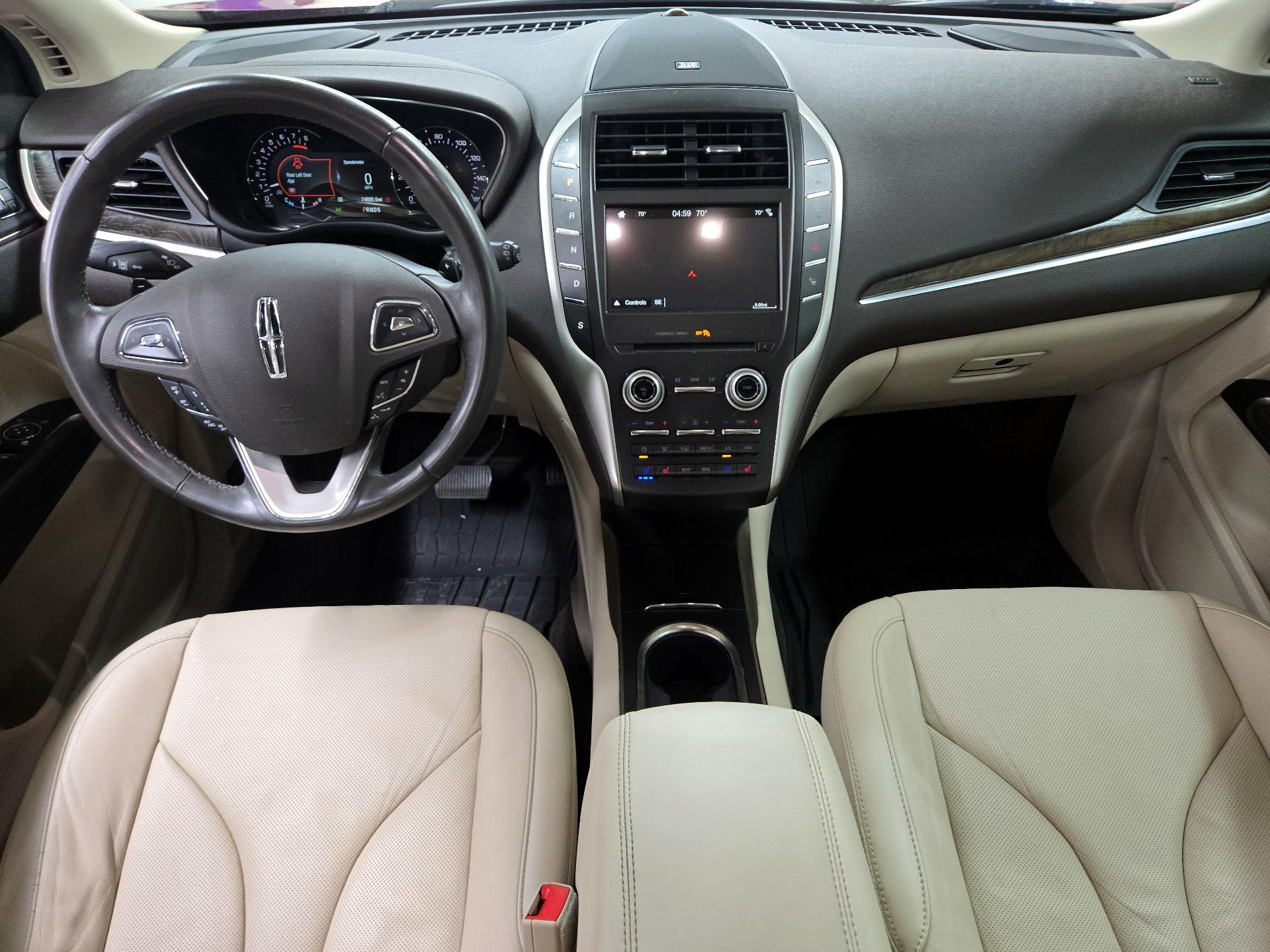 Thumbnail: 2017 Lincoln MKC - 9