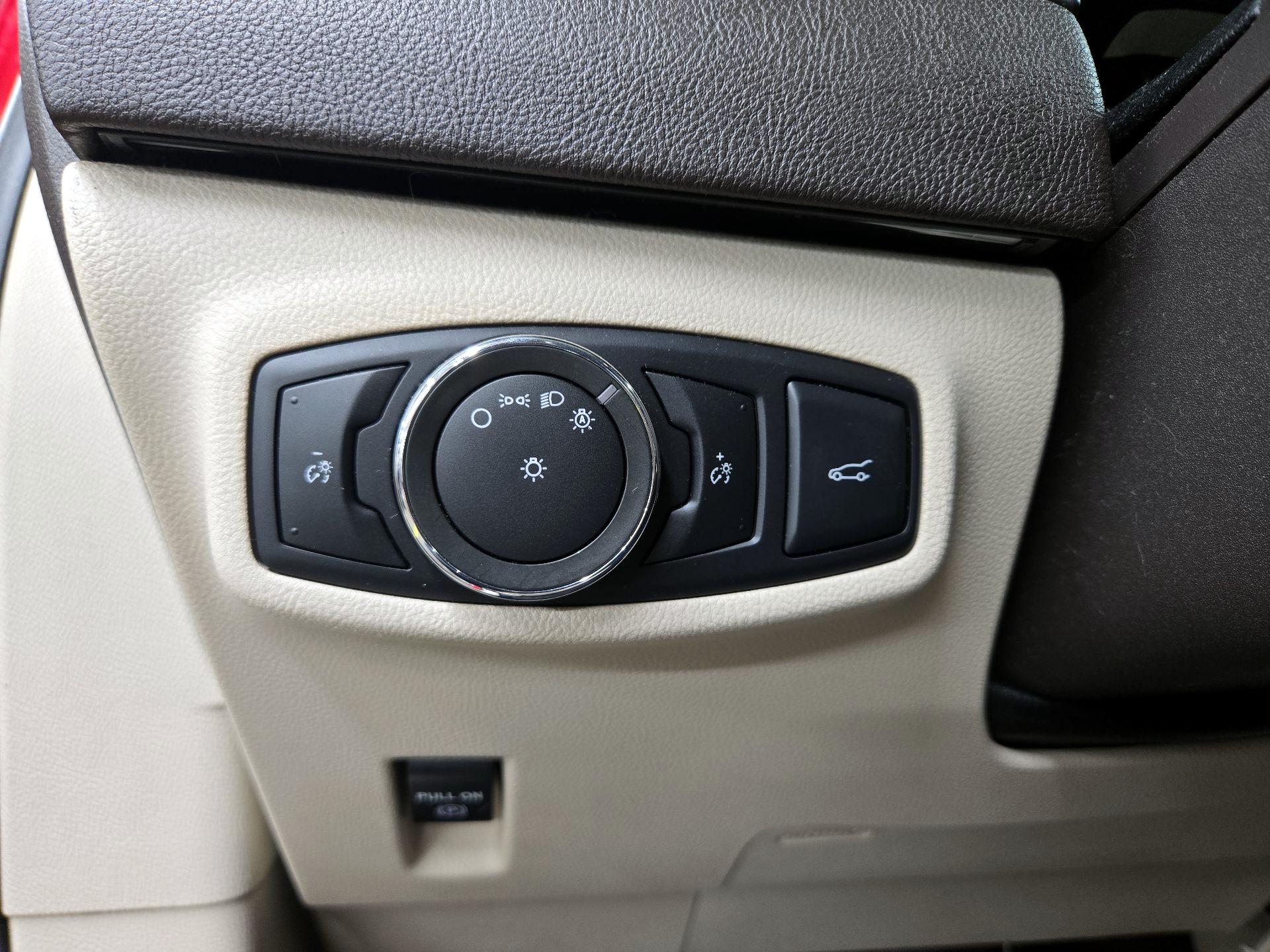 Thumbnail: 2017 Lincoln MKC - 13