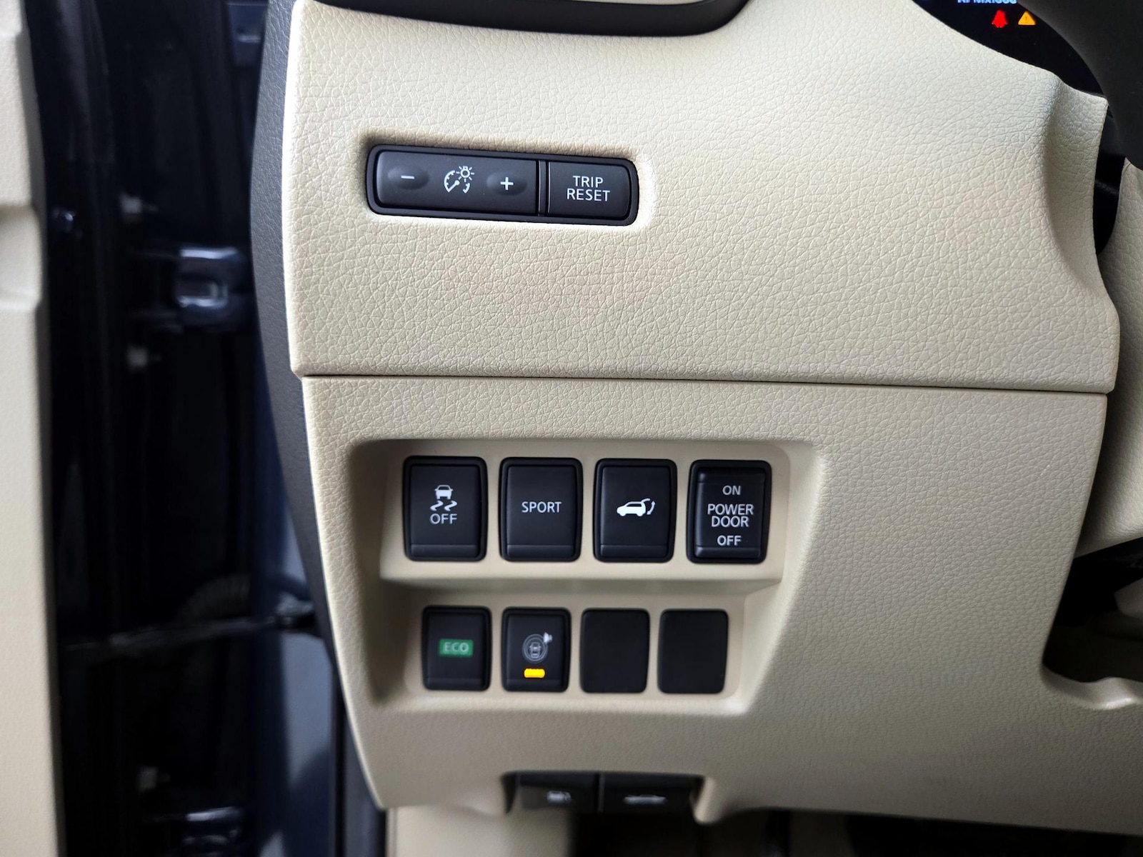 2015 Nissan Rogue SV - Photo 14