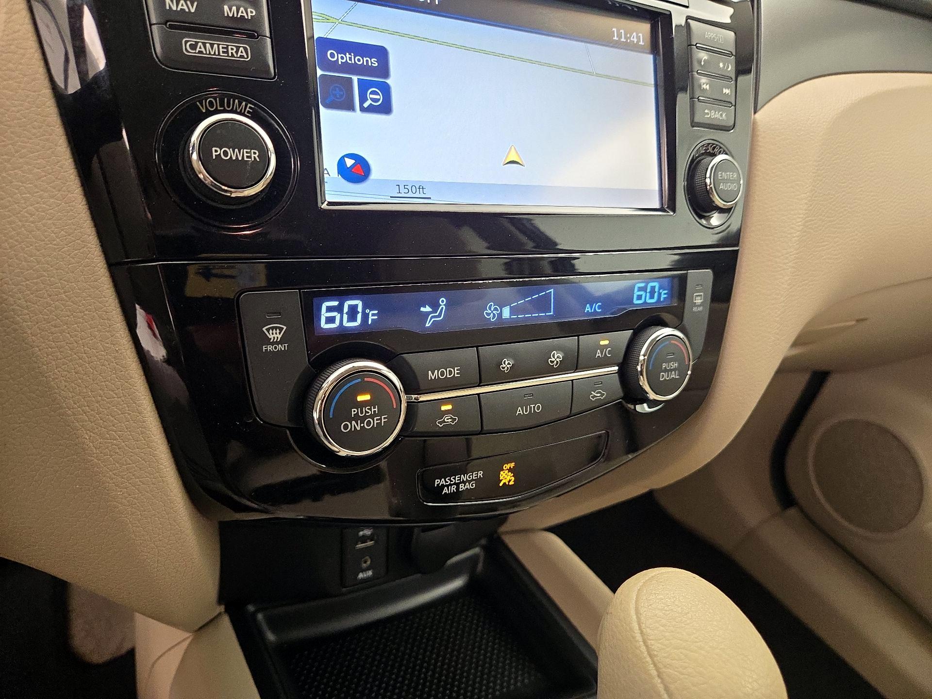 Thumbnail: 2015 Nissan Rogue - 16