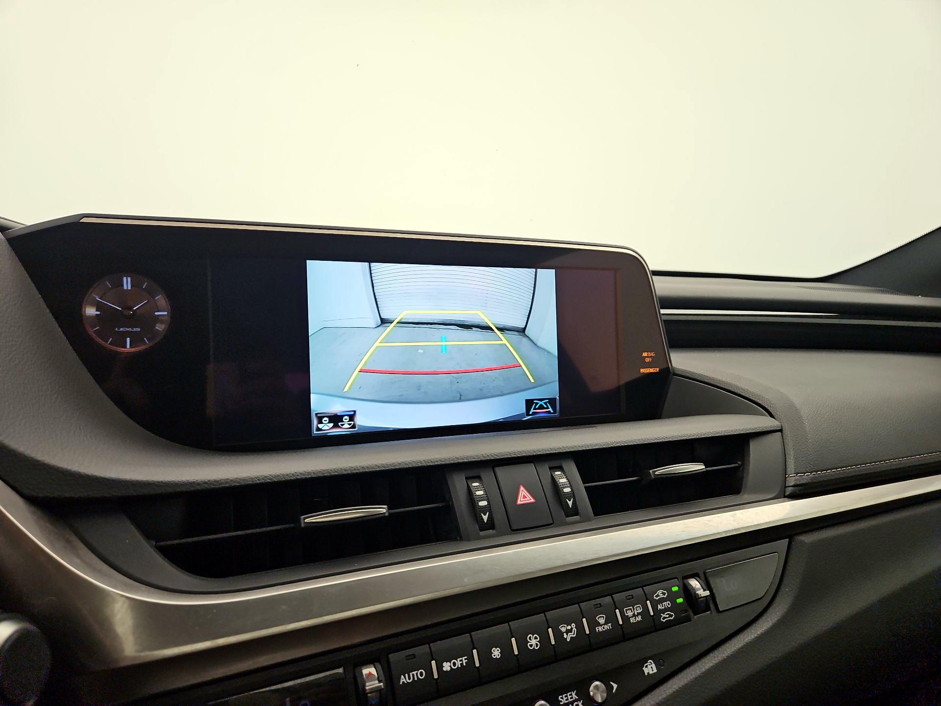 Thumbnail: 2019 Lexus ES - 15
