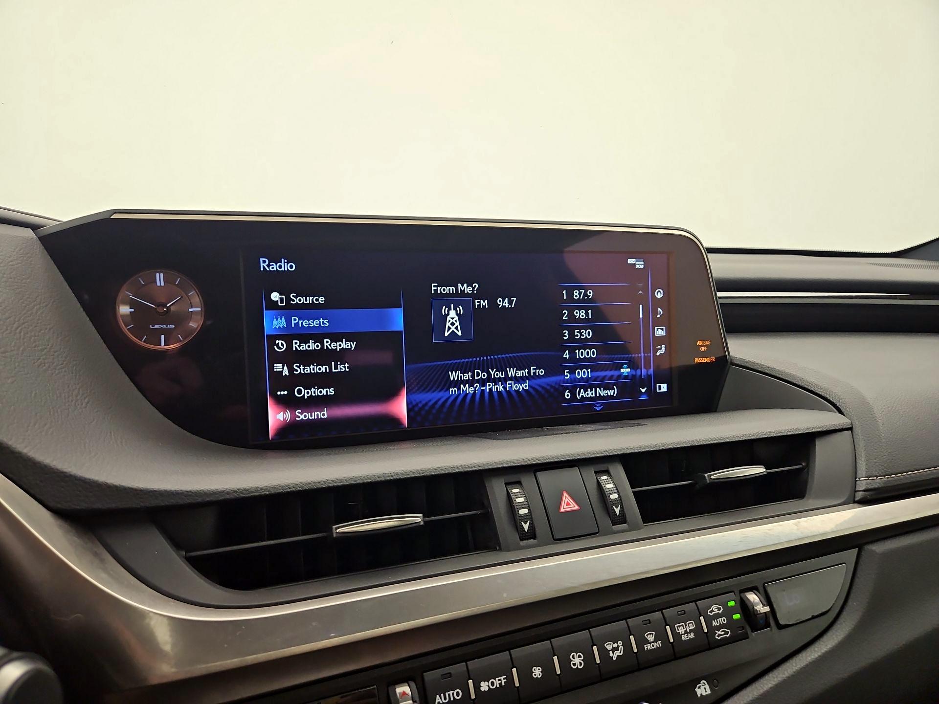 Thumbnail: 2019 Lexus ES - 16