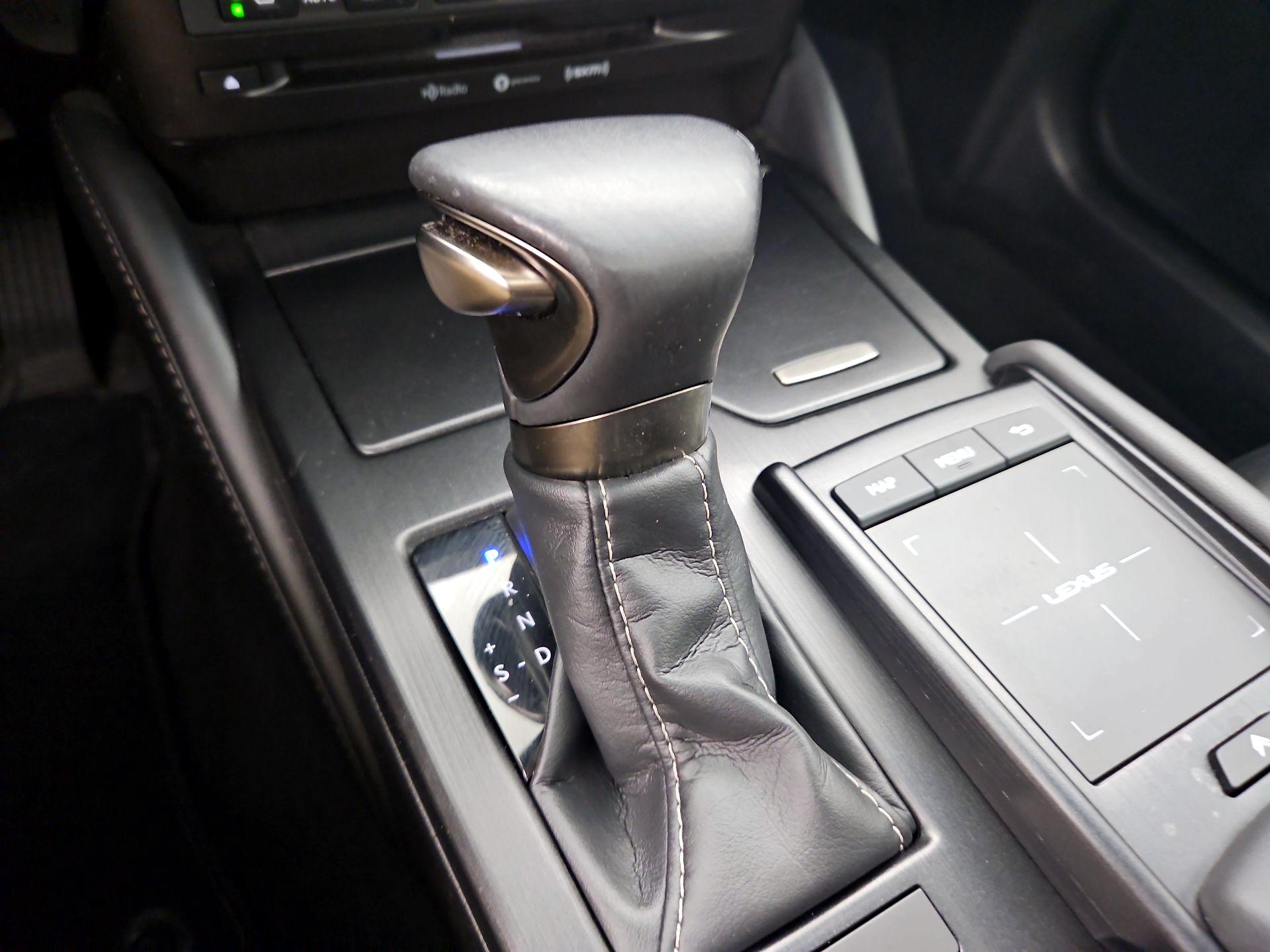 Thumbnail: 2019 Lexus ES - 18