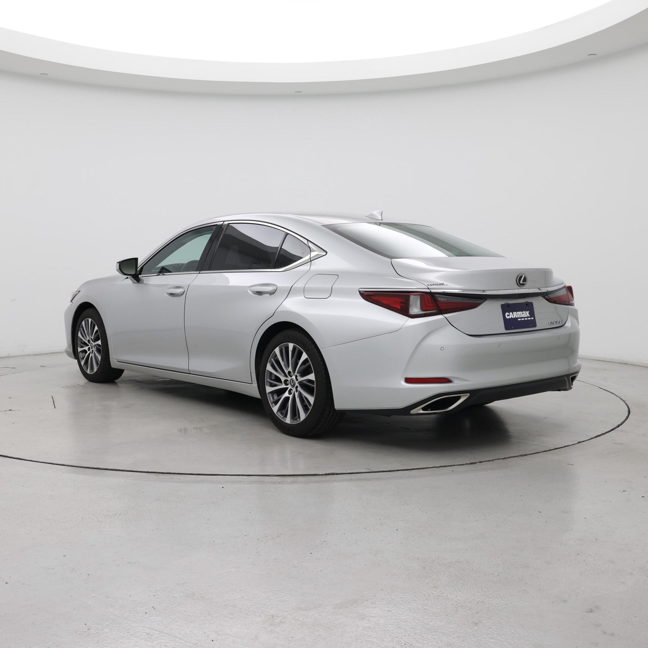 Thumbnail: 2019 Lexus ES - 2