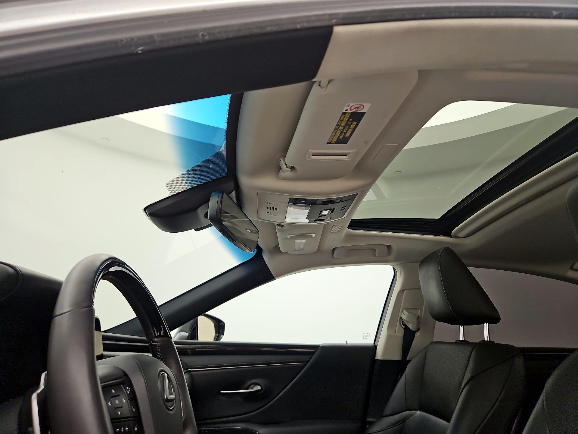 Thumbnail: 2019 Lexus ES - 20