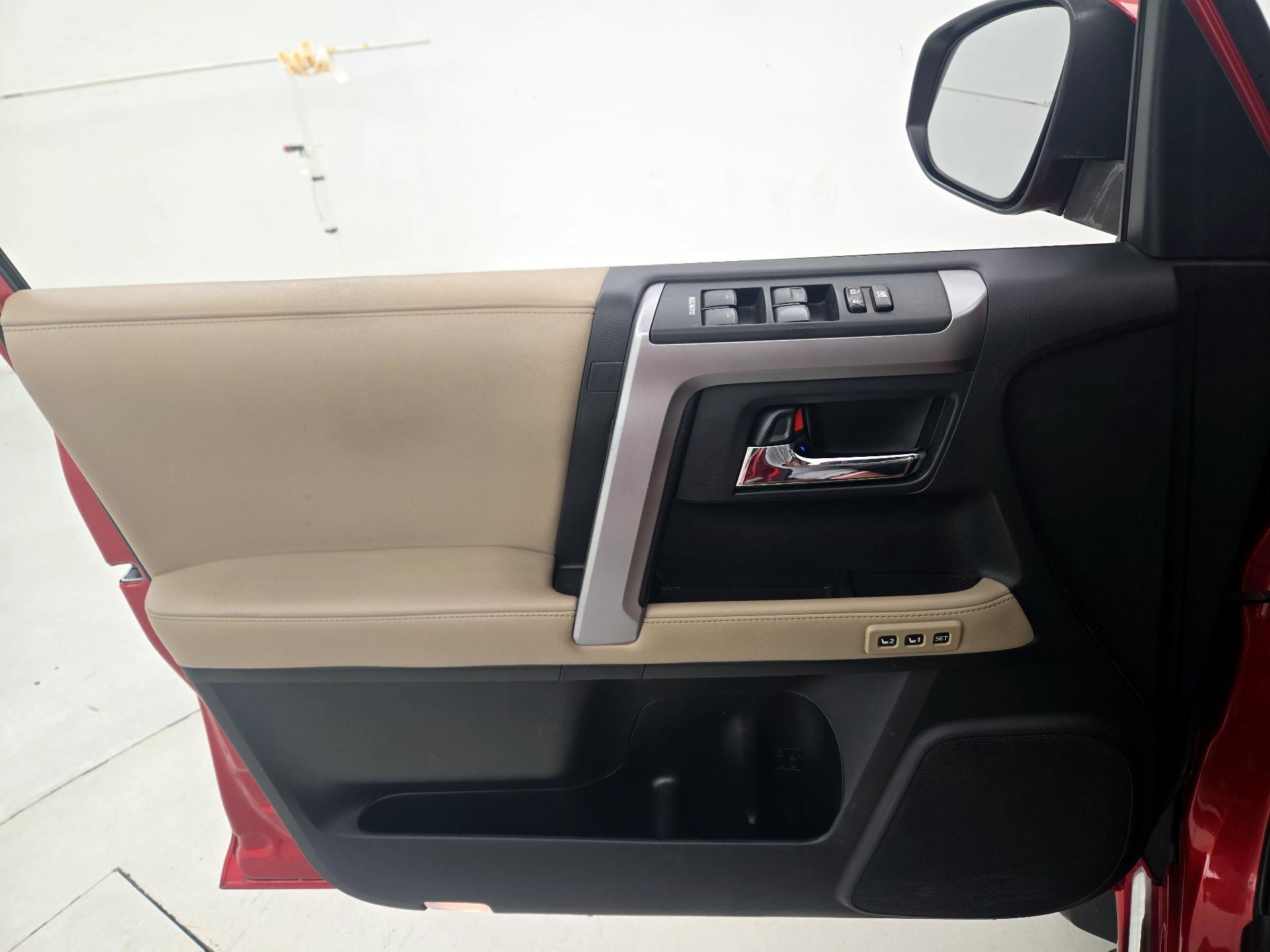 Thumbnail: 2019 Toyota 4Runner - 12