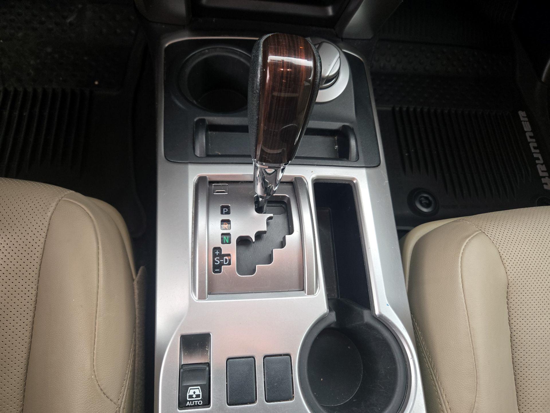Thumbnail: 2019 Toyota 4Runner - 18