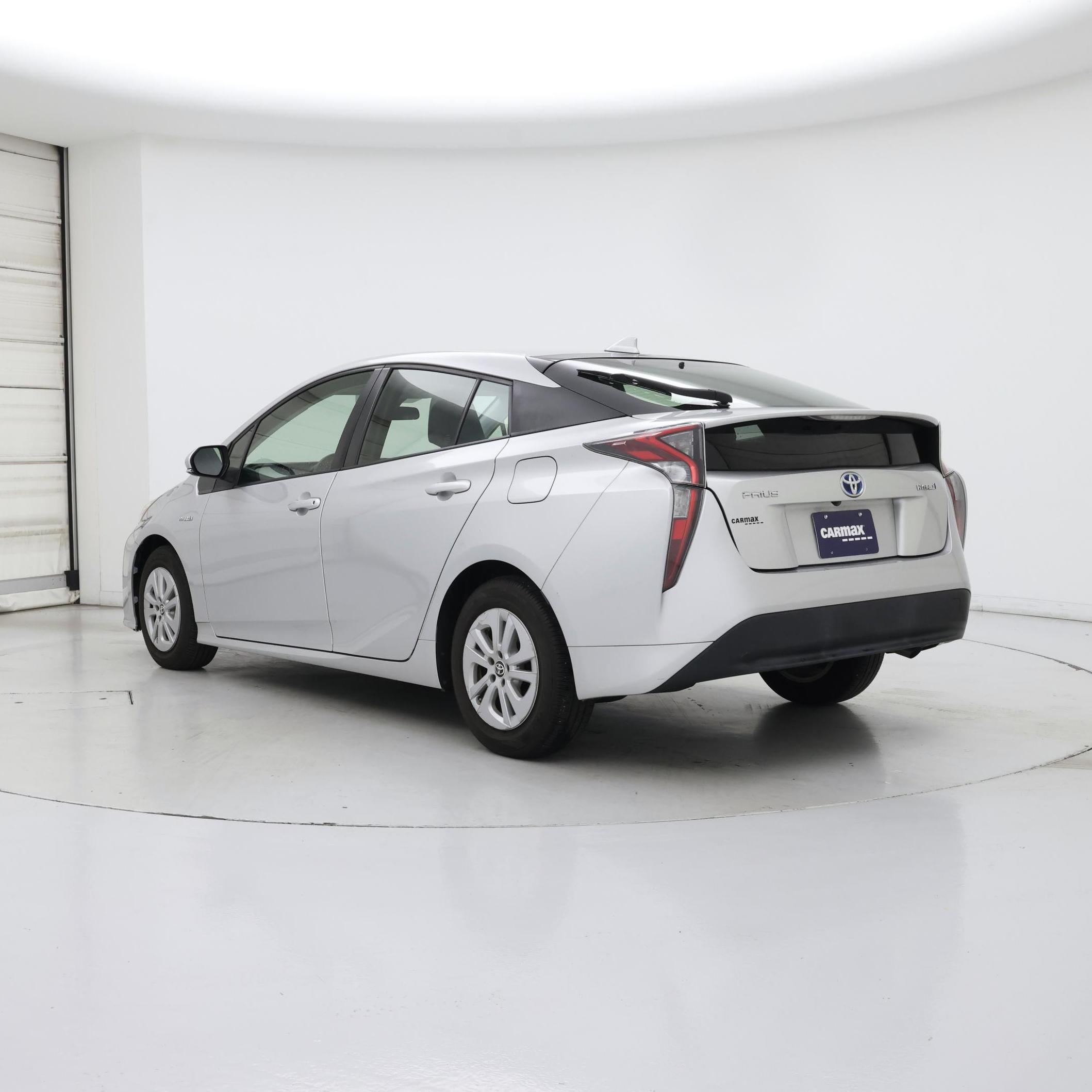 Thumbnail: 2017 Toyota Prius - 2