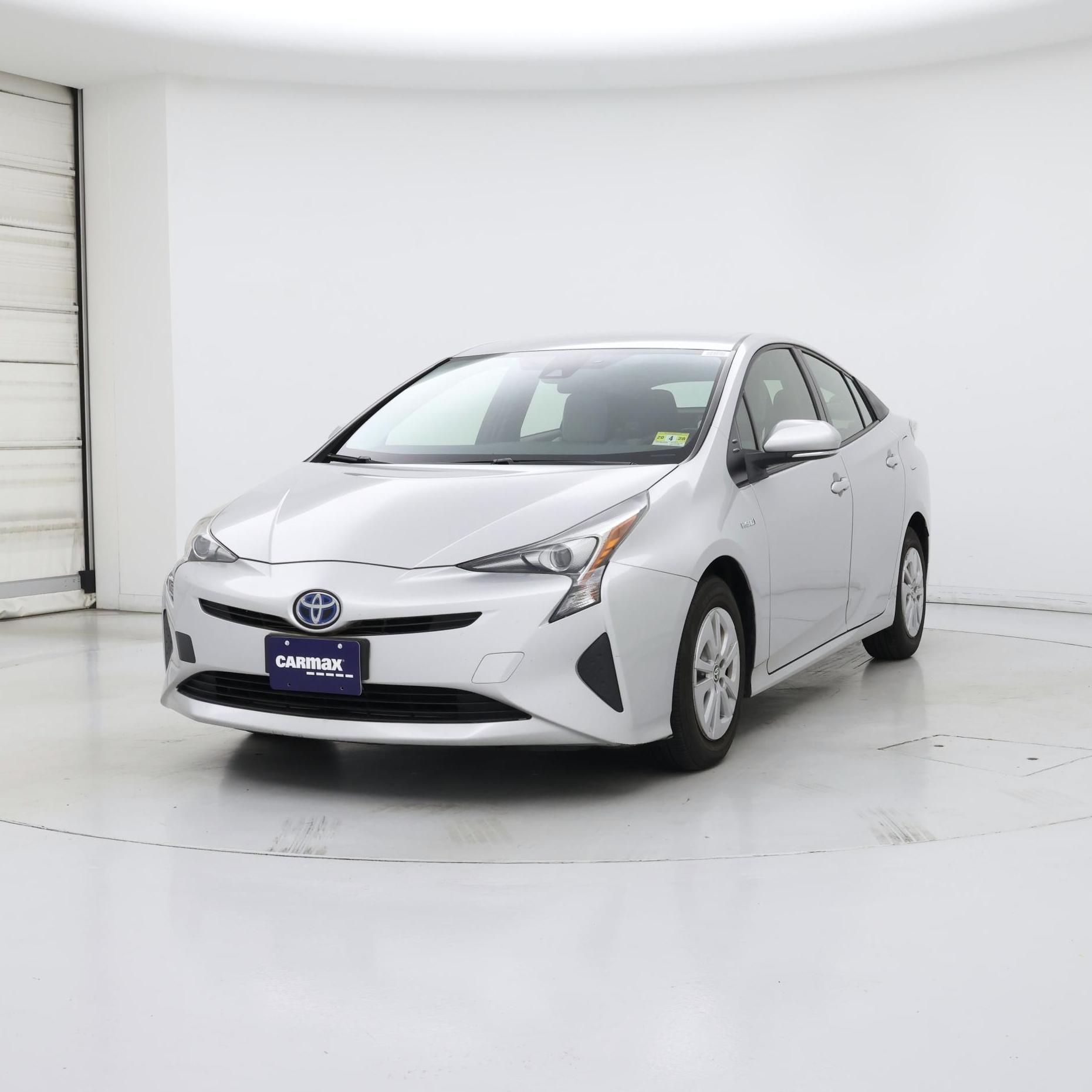 Thumbnail: 2017 Toyota Prius - 4